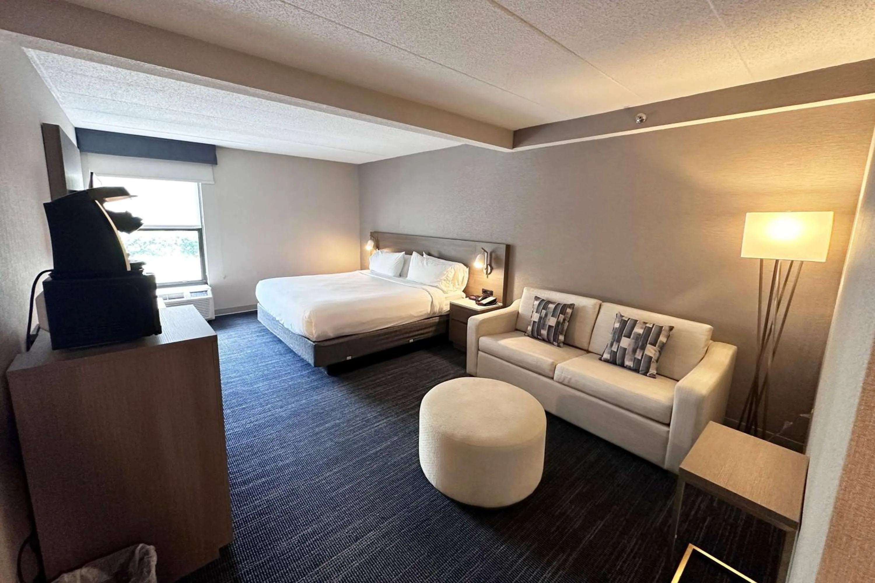 Photo of the whole room, Bed in Wingate by Wyndham Waynesboro