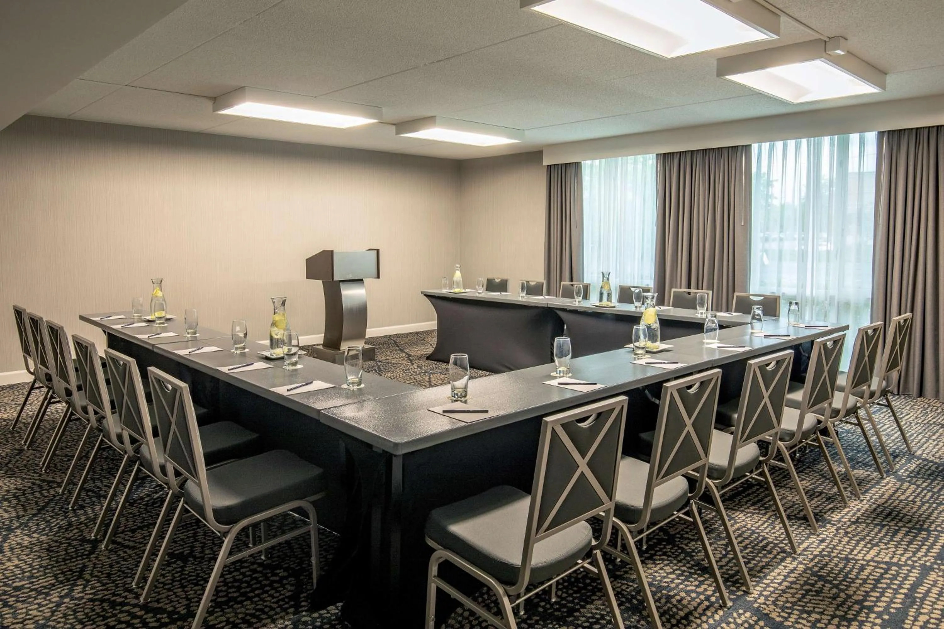 Meeting/conference room in DoubleTree by Hilton Hotel and Conference Center Chicago North Shore