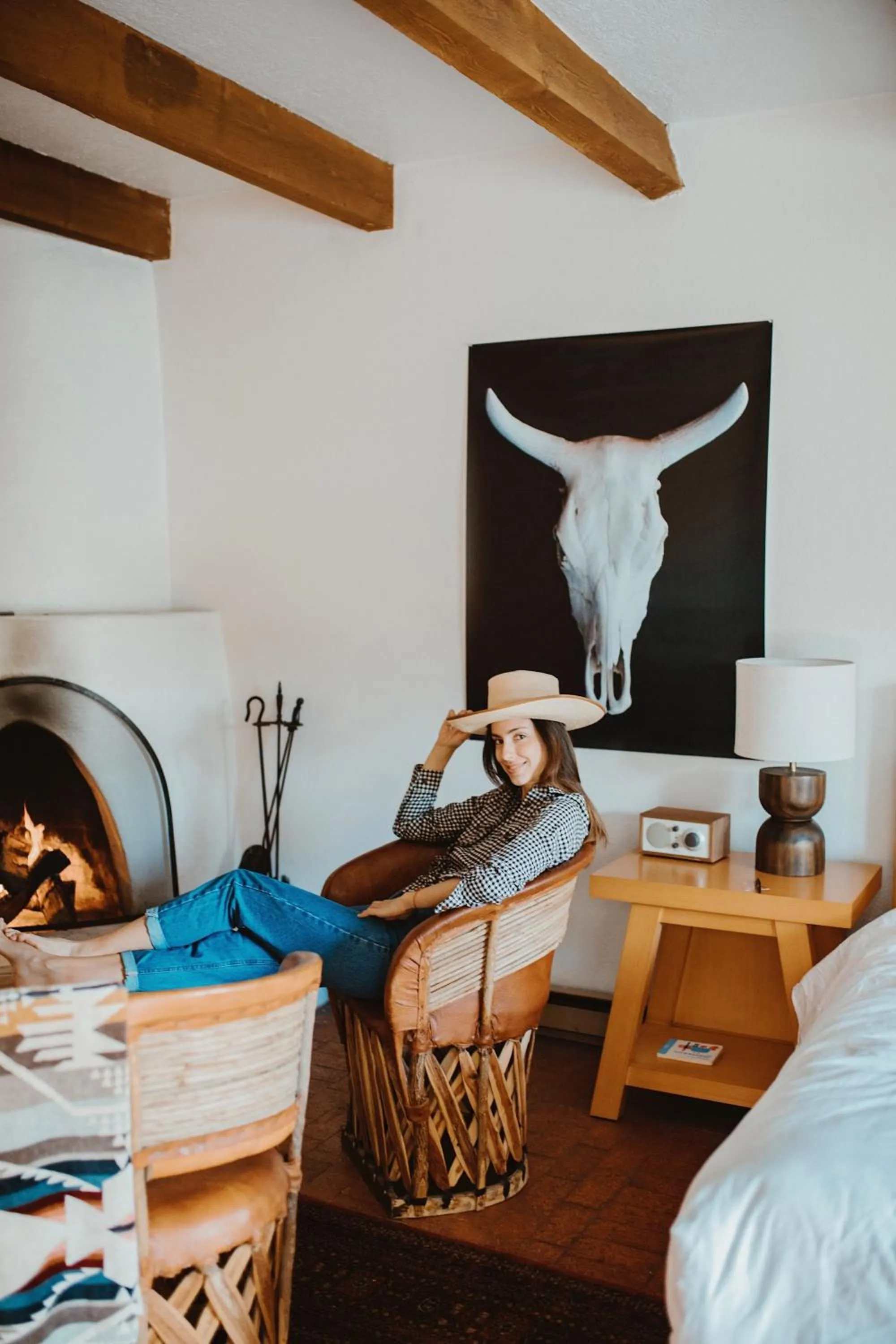Living room, Bed in El Rey Court