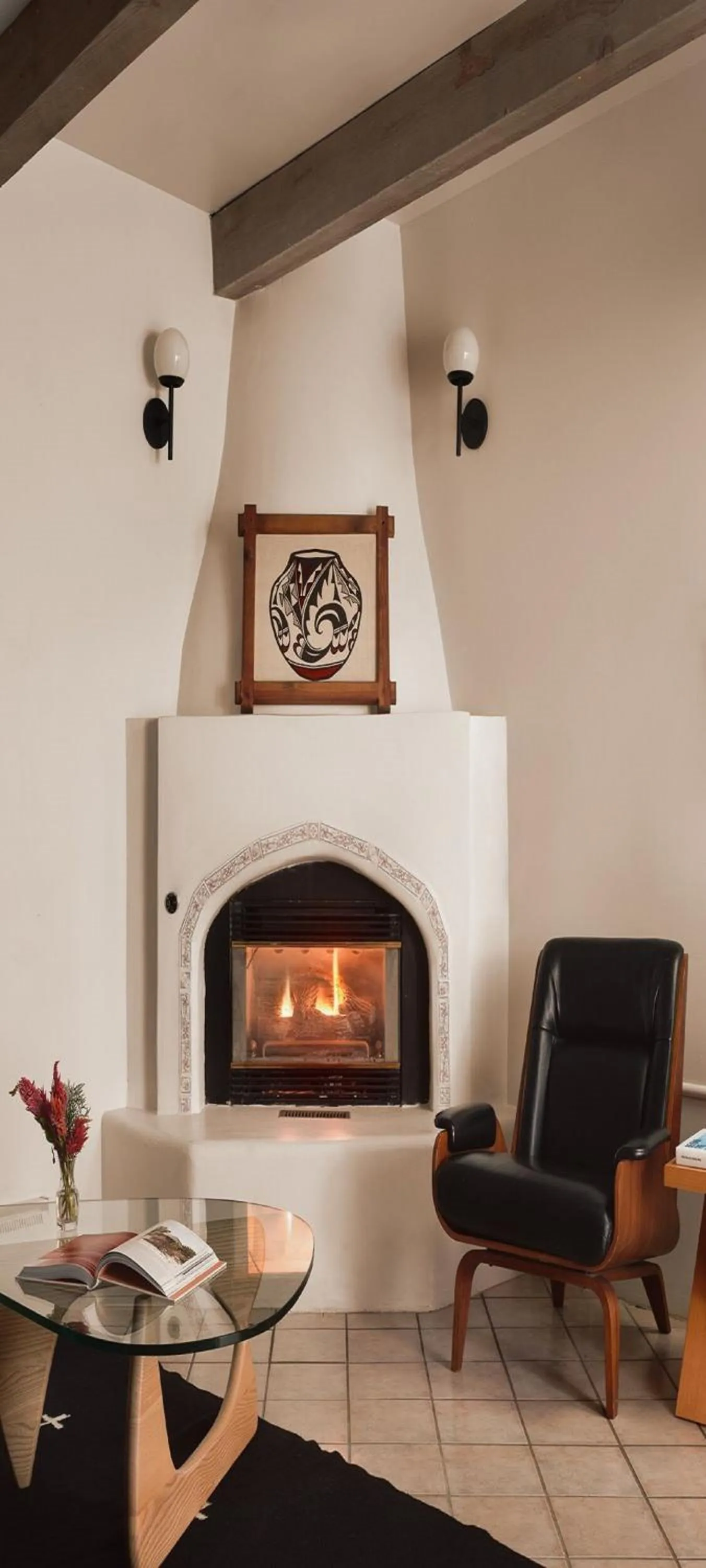 Living room in El Rey Court