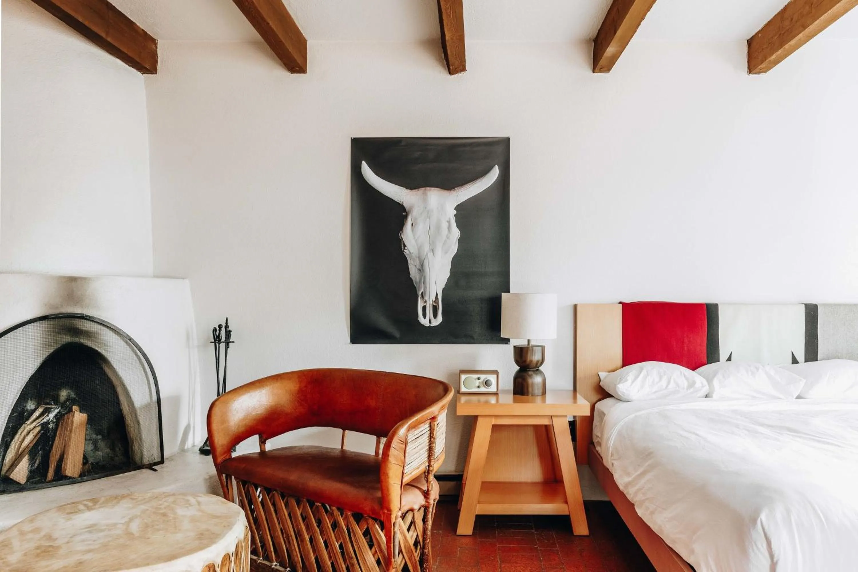 Living room, Bed in El Rey Court