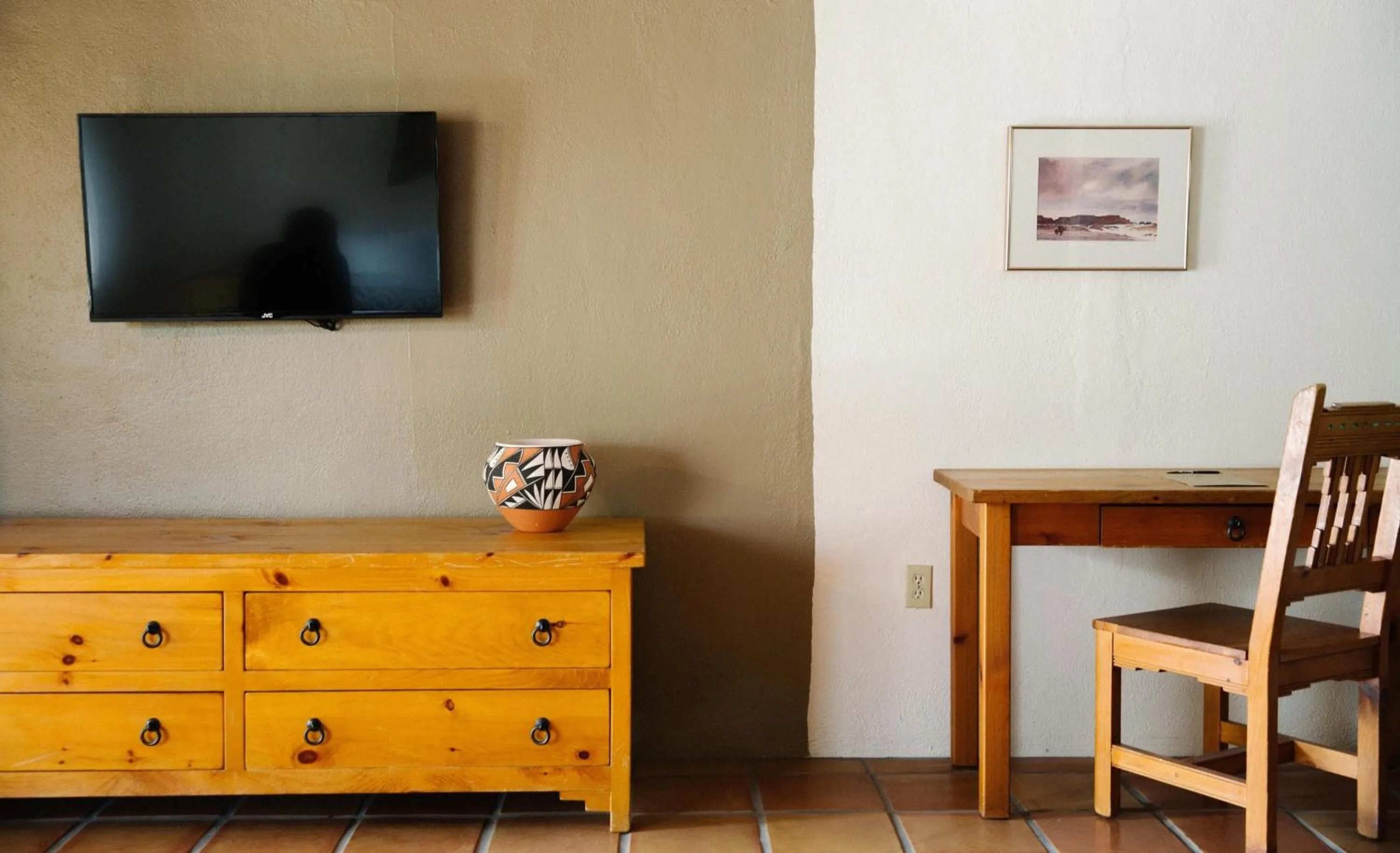 Living room in El Rey Court