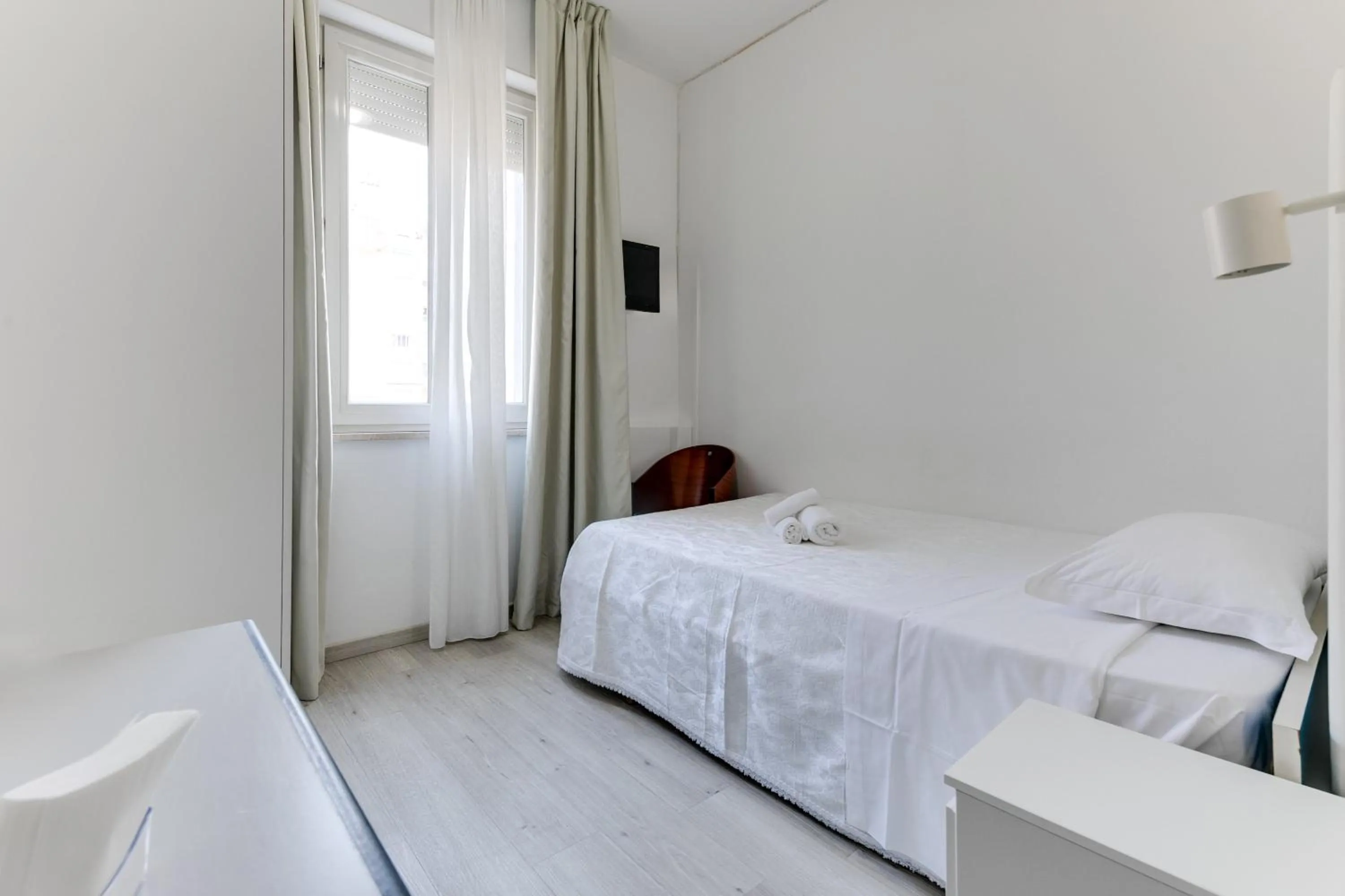 Bedroom, Bed in Hotel La Perla Rimini