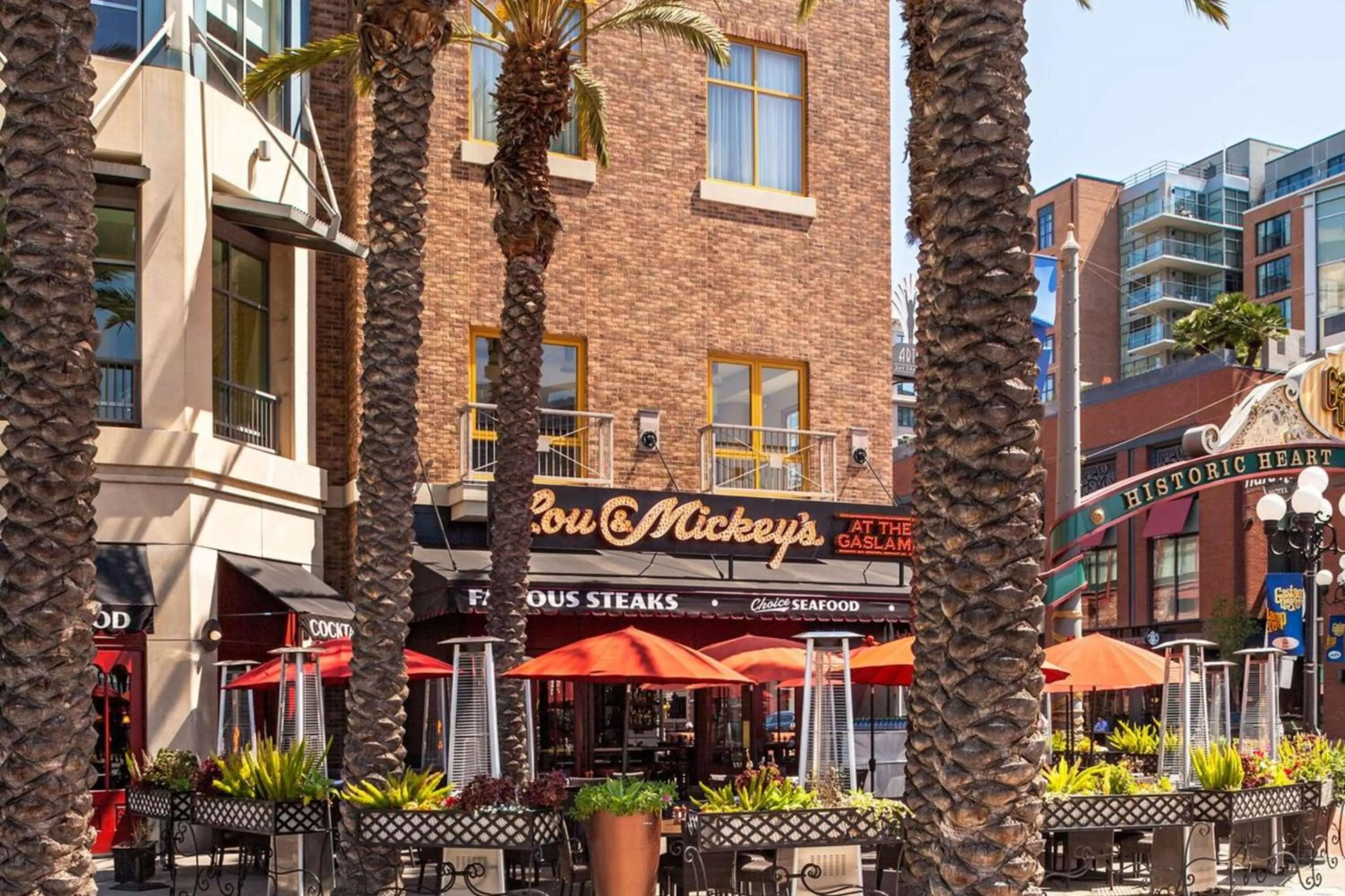 Restaurant/places to eat in Hilton San Diego Gaslamp Quarter