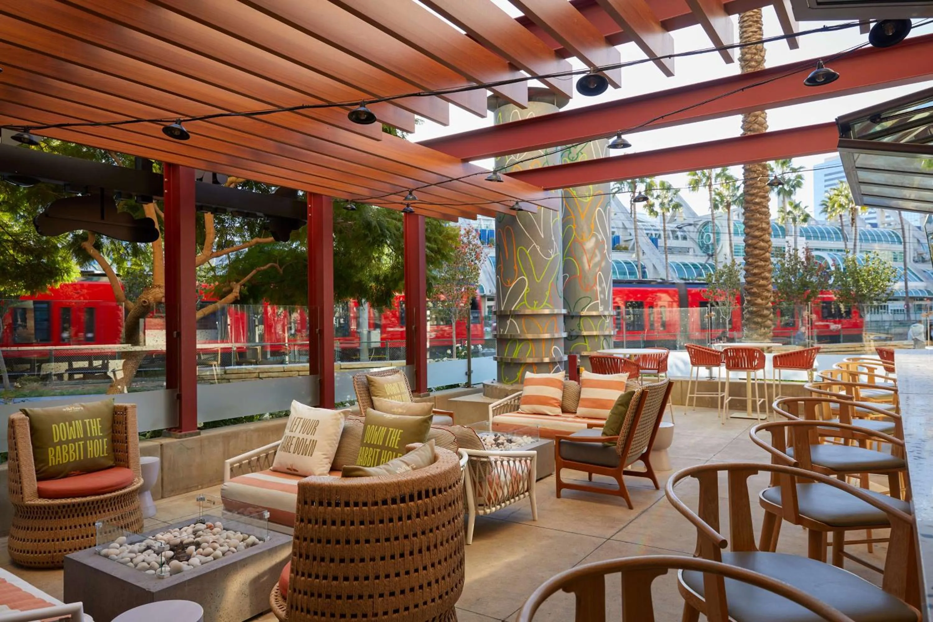 Lounge or bar in Hilton San Diego Gaslamp Quarter