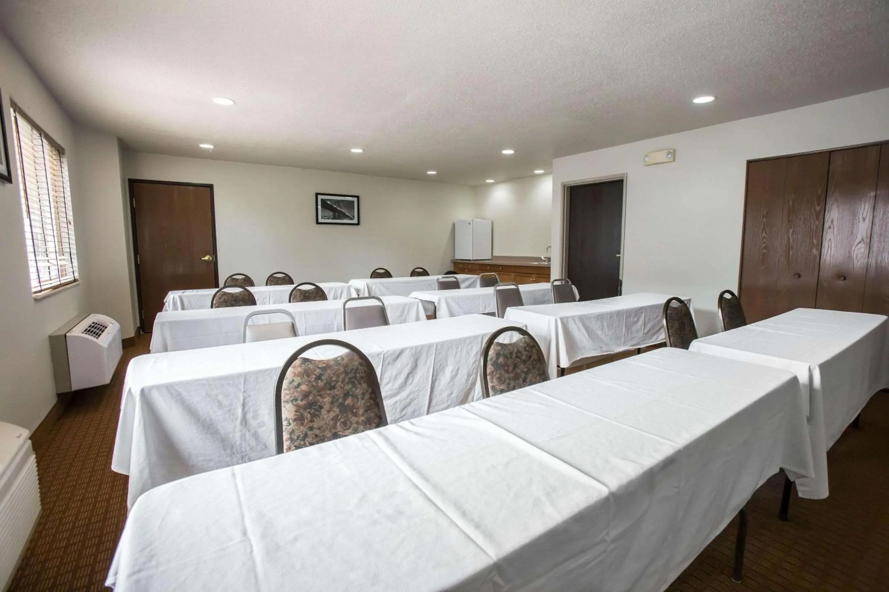 On site in Sleep Inn Rockford I-90