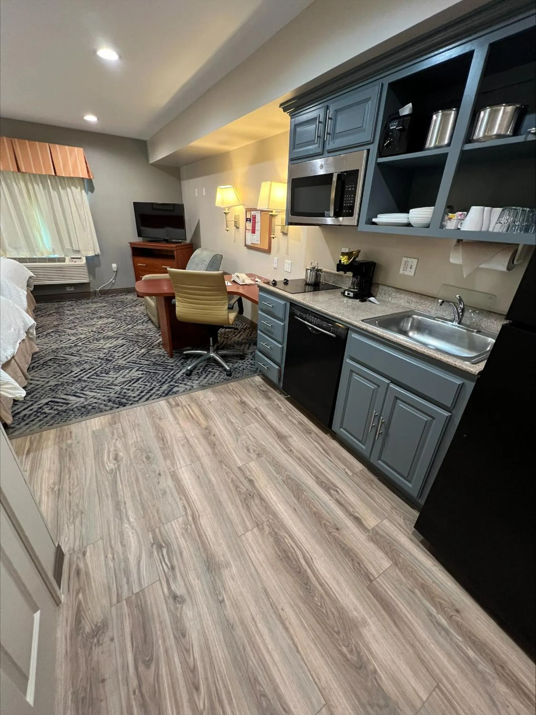 kitchen in Candlewood Suites LAX Hawthorne by IHG