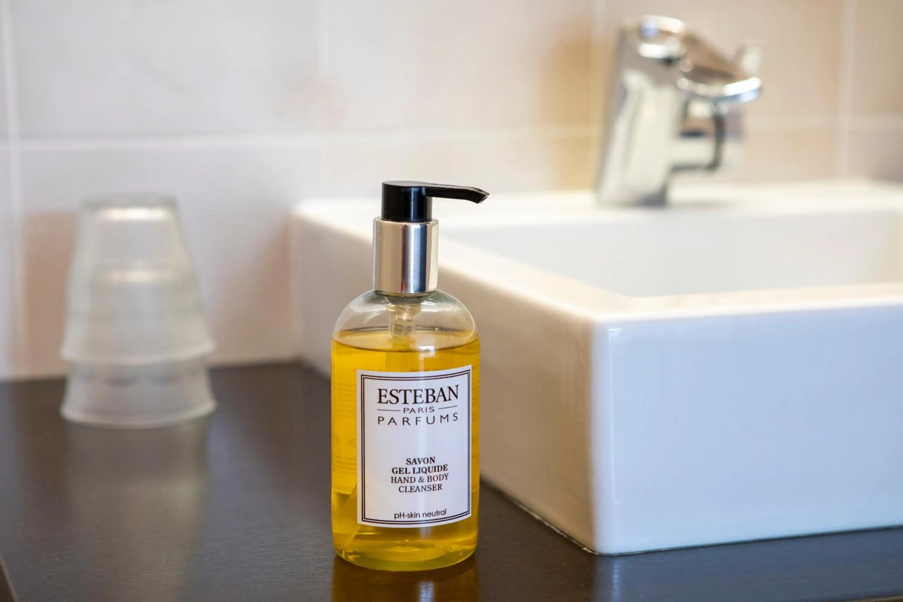 Bathroom in Logis Hotel - Restaurant - Spa - Le Relais de Farrou