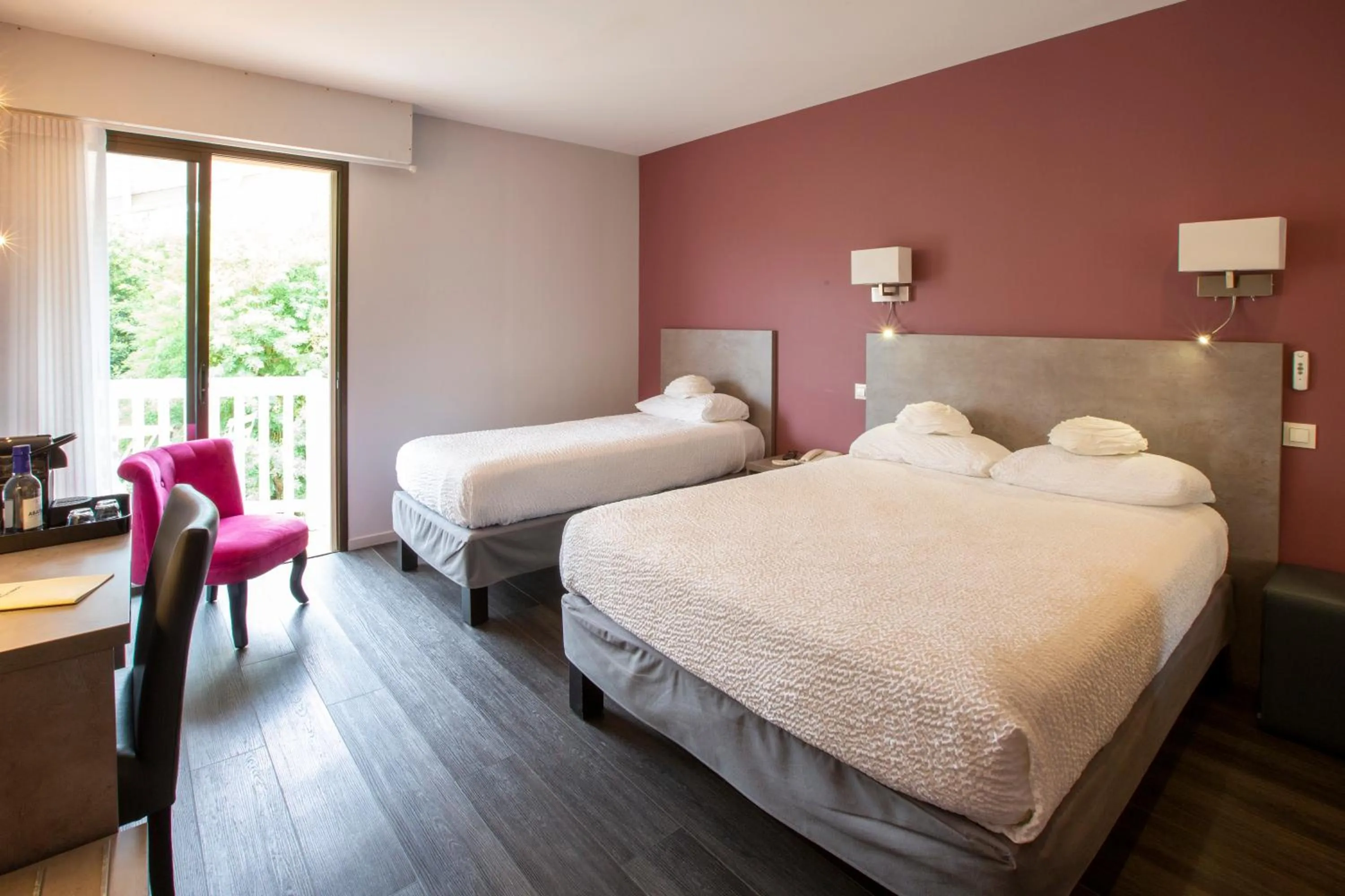 Photo of the whole room, Bed in Logis Hotel - Restaurant - Spa - Le Relais de Farrou