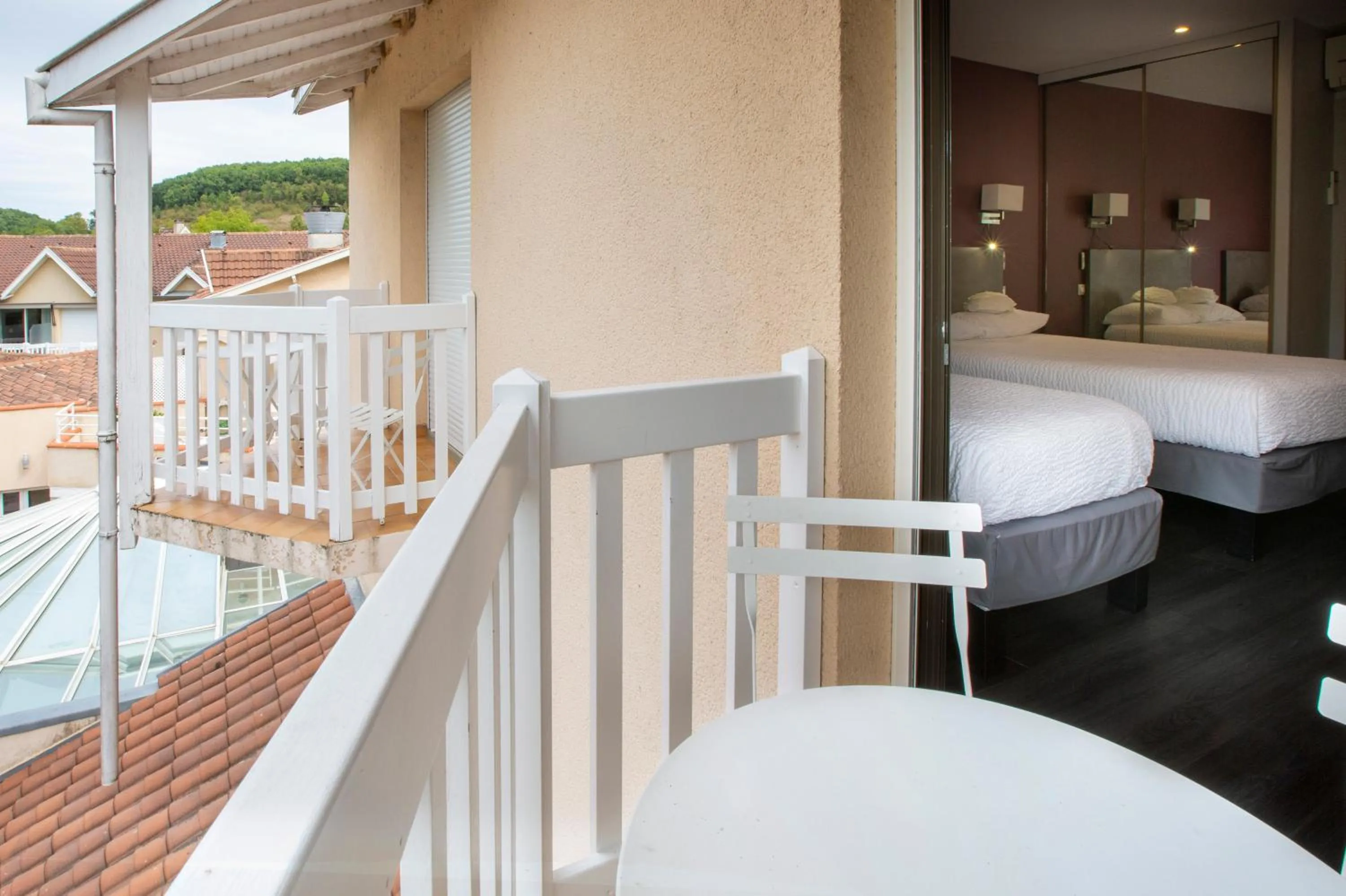 Balcony/Terrace, Bed in Logis Hotel - Restaurant - Spa - Le Relais de Farrou