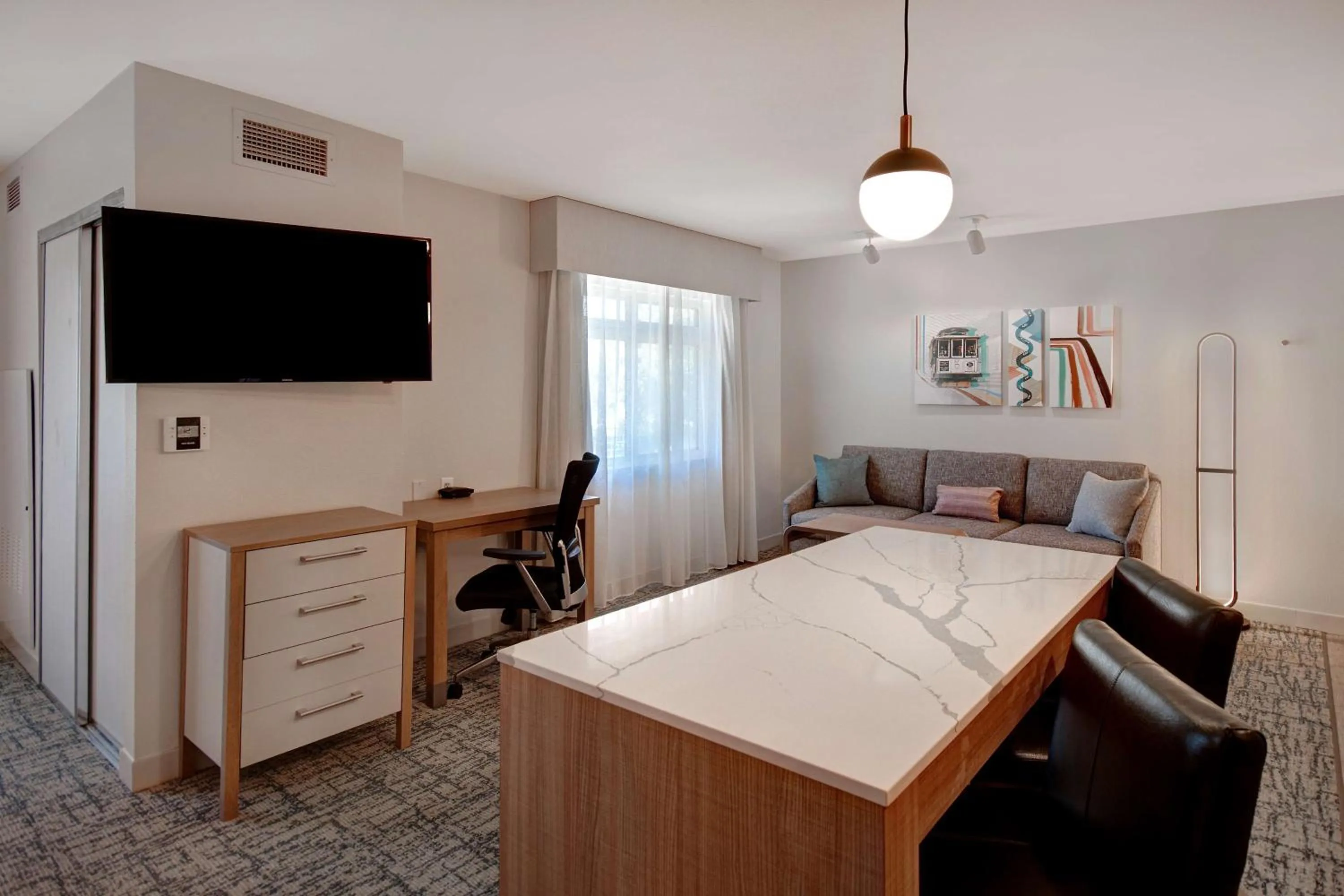 Bedroom in Homewood Suites by Hilton San Francisco Airport North California