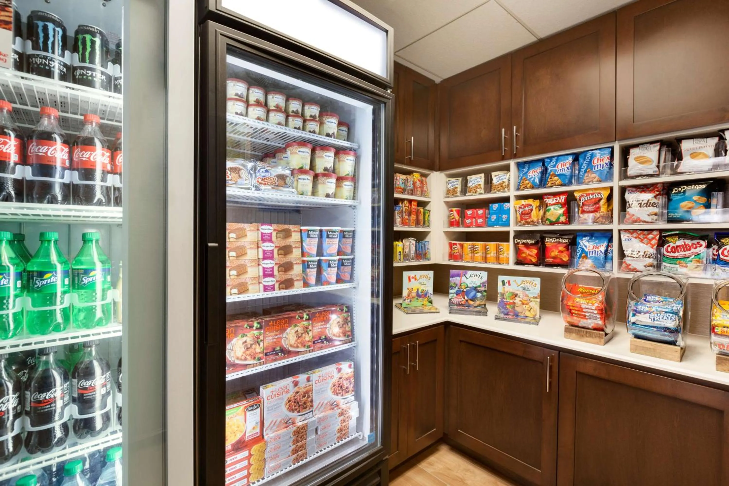 Dining area in Homewood Suites by Hilton San Francisco Airport North California