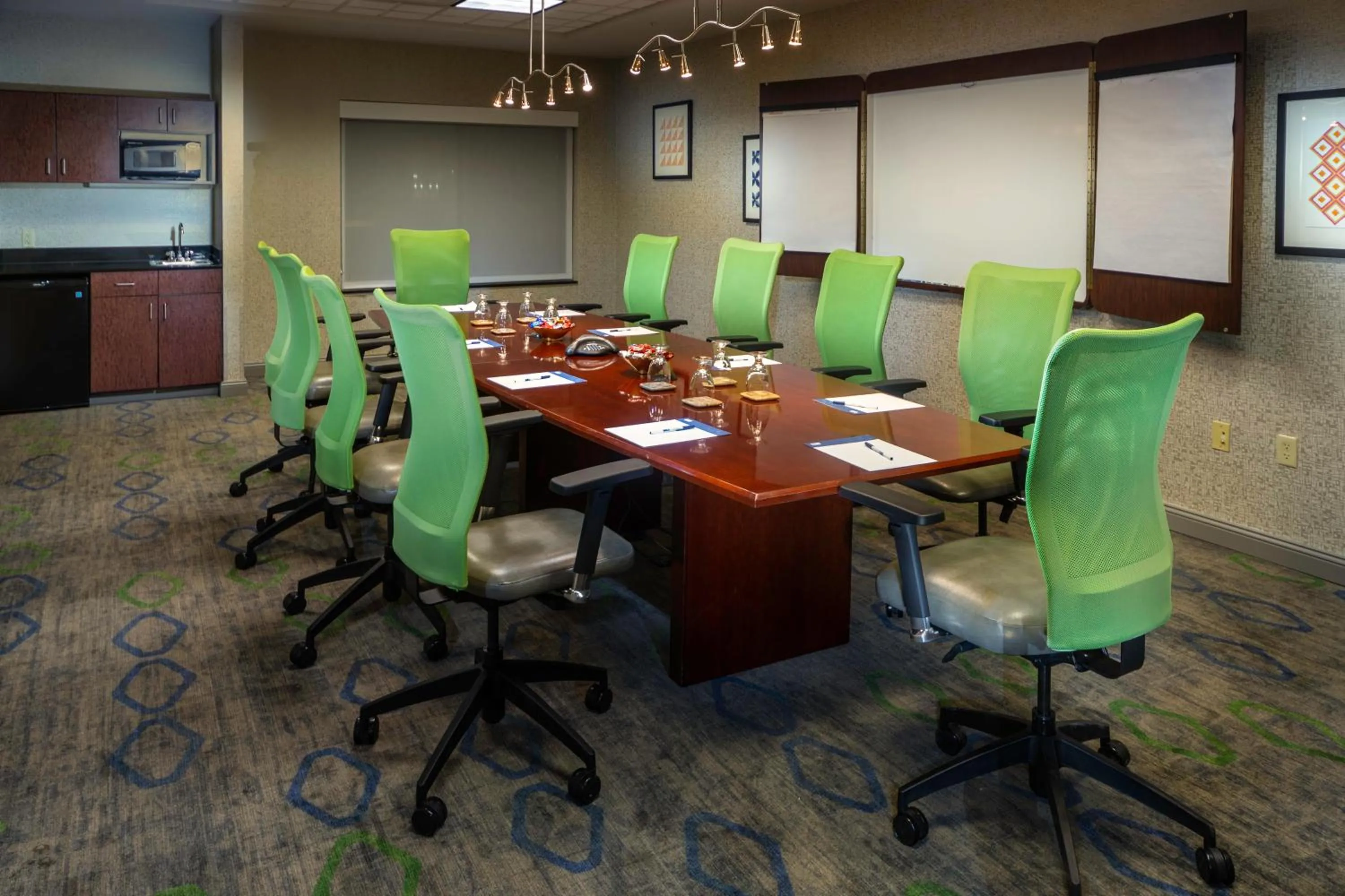 Meeting/conference room in Holiday Inn Express Hotel & Suites Pasco-TriCities by IHG