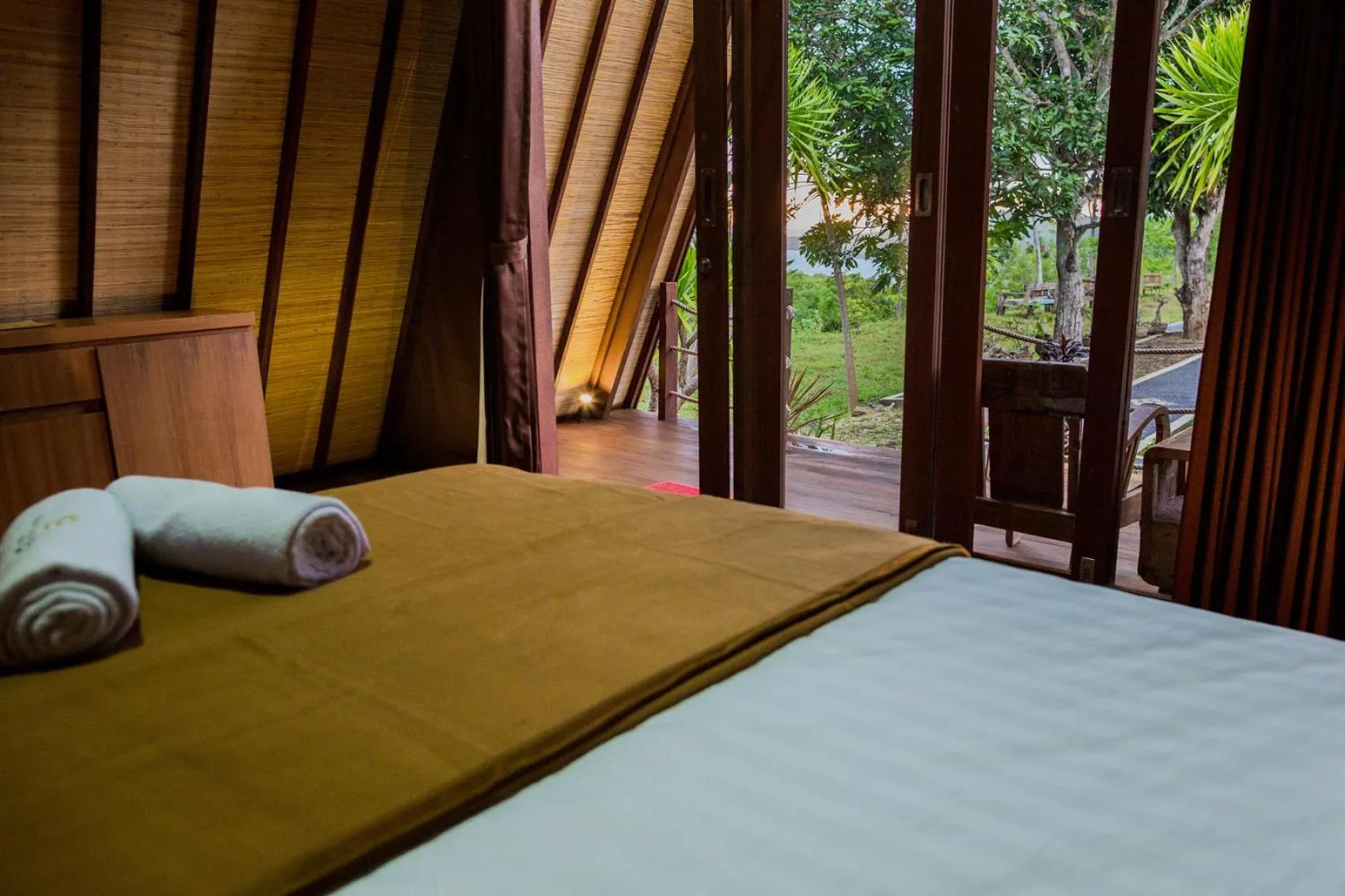 Bed in Batan Sabo & Co