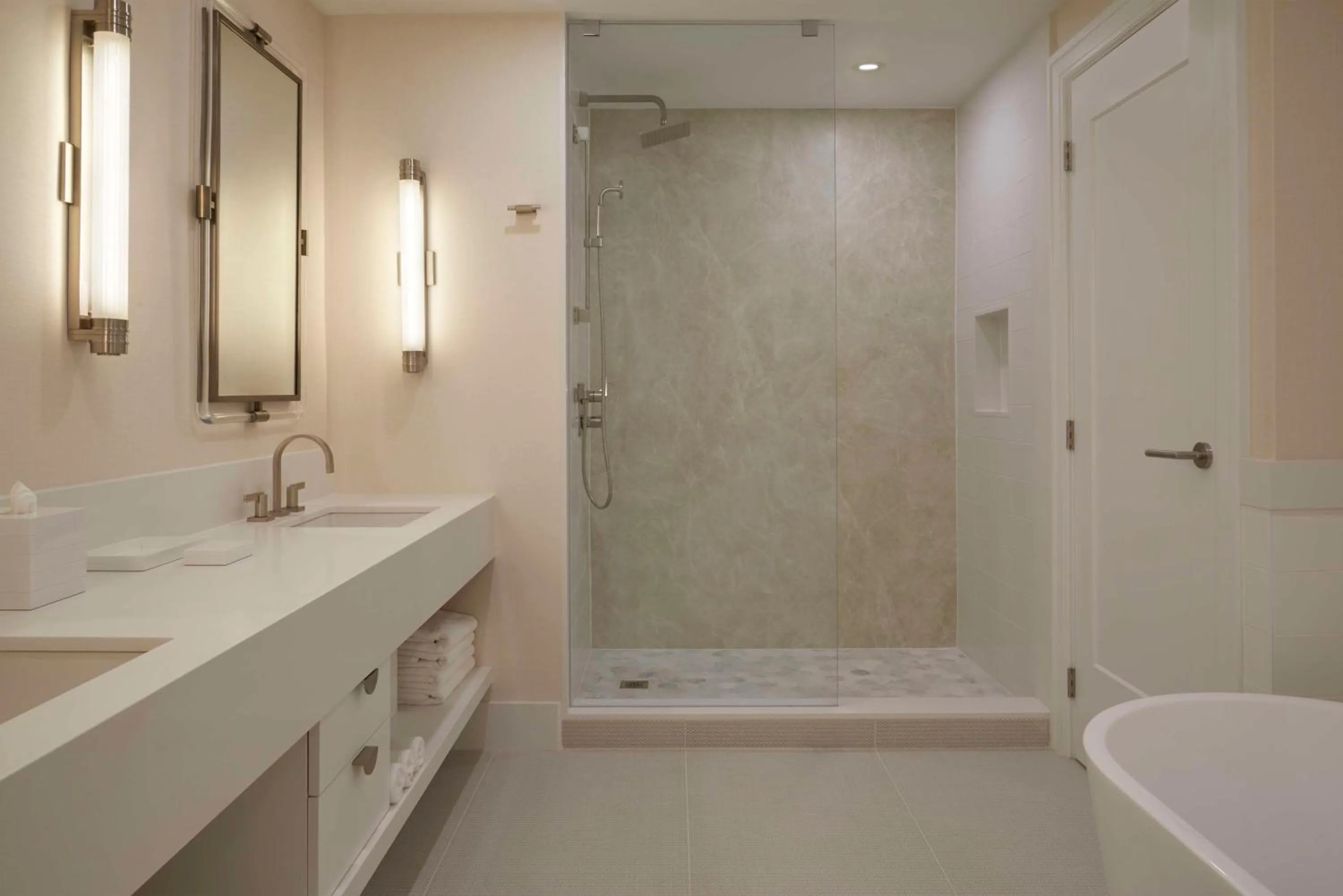 Bathroom in Hilton Toronto