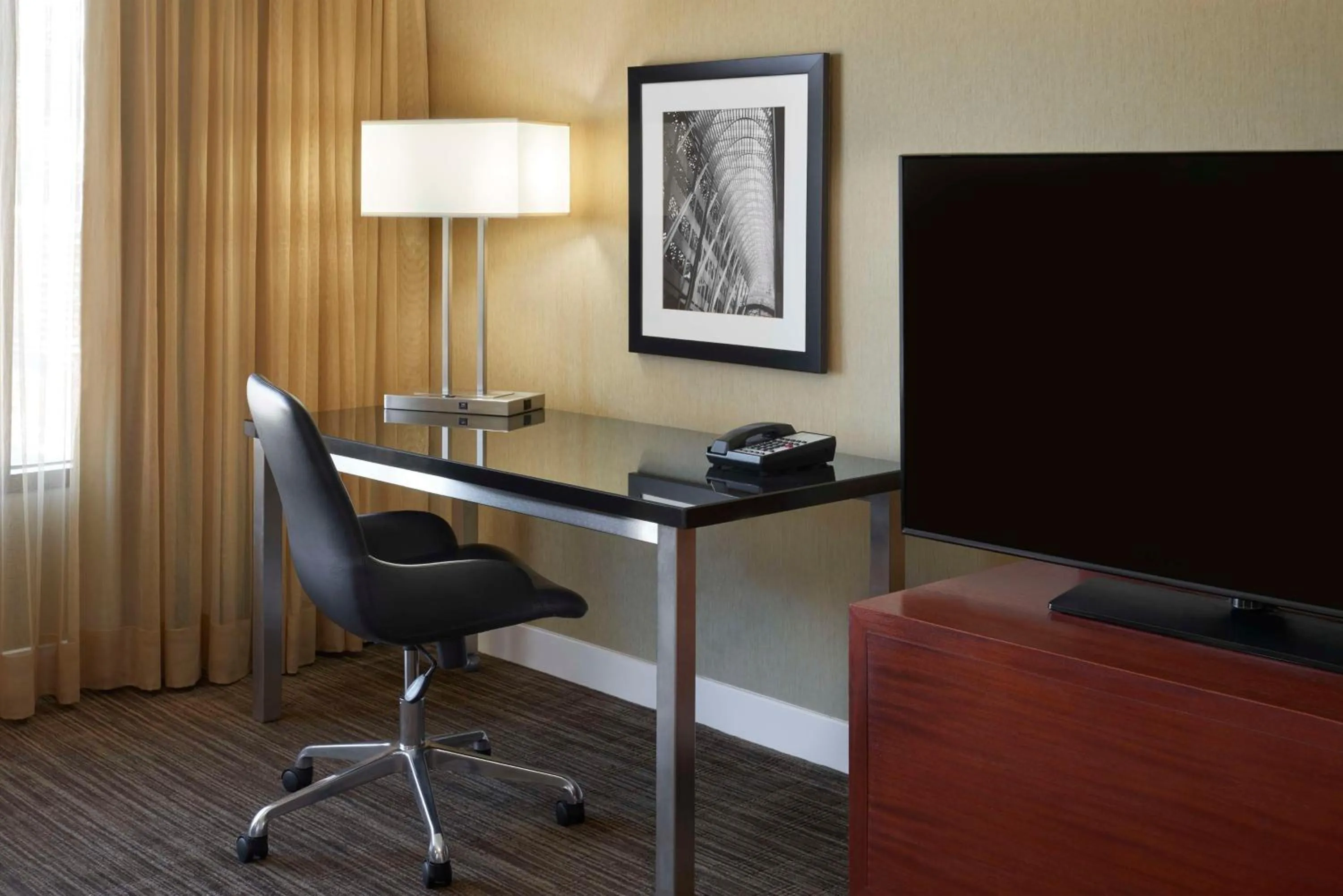 Bedroom in Hilton Toronto