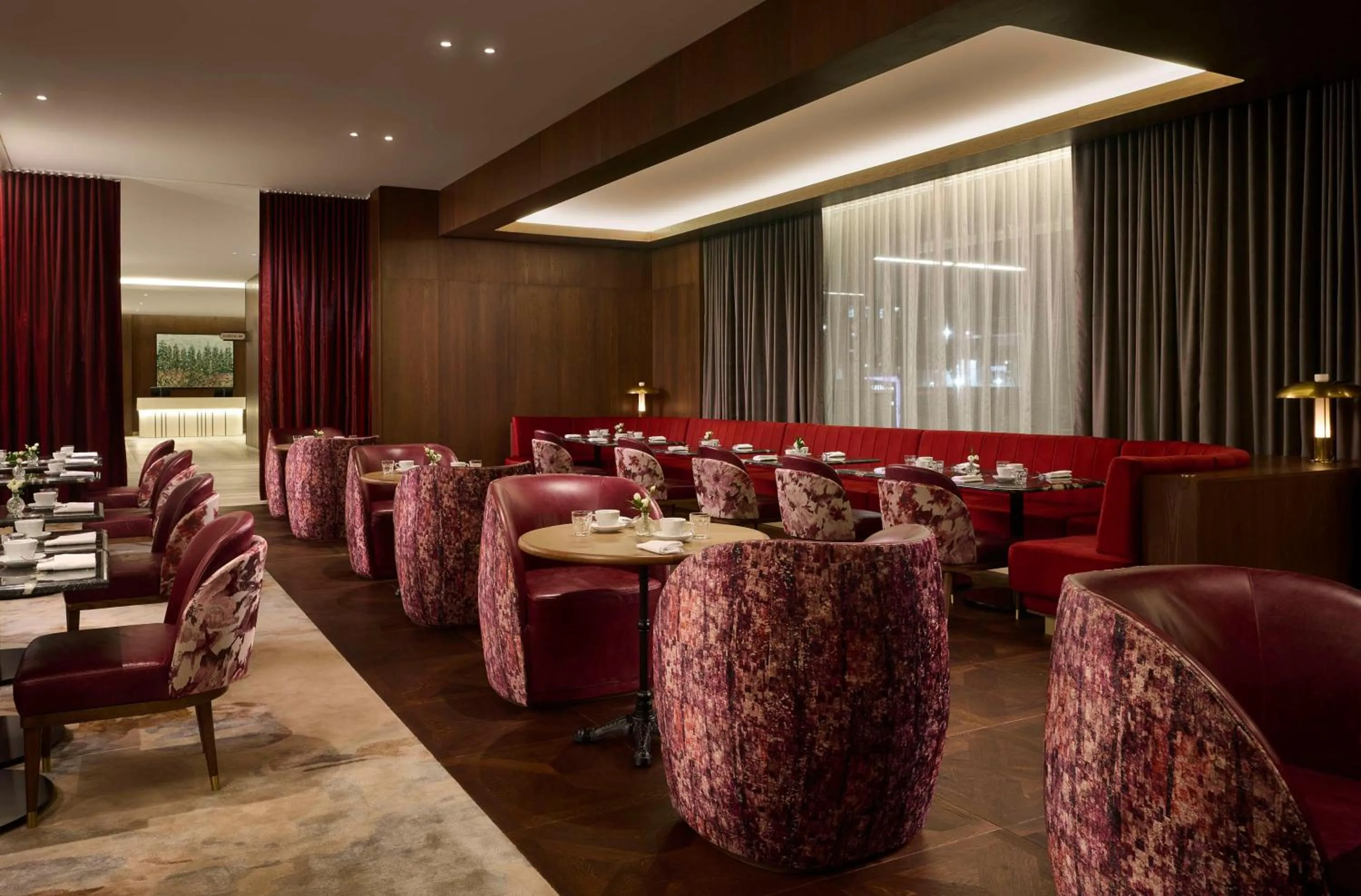 Restaurant/places to eat in Hilton Toronto