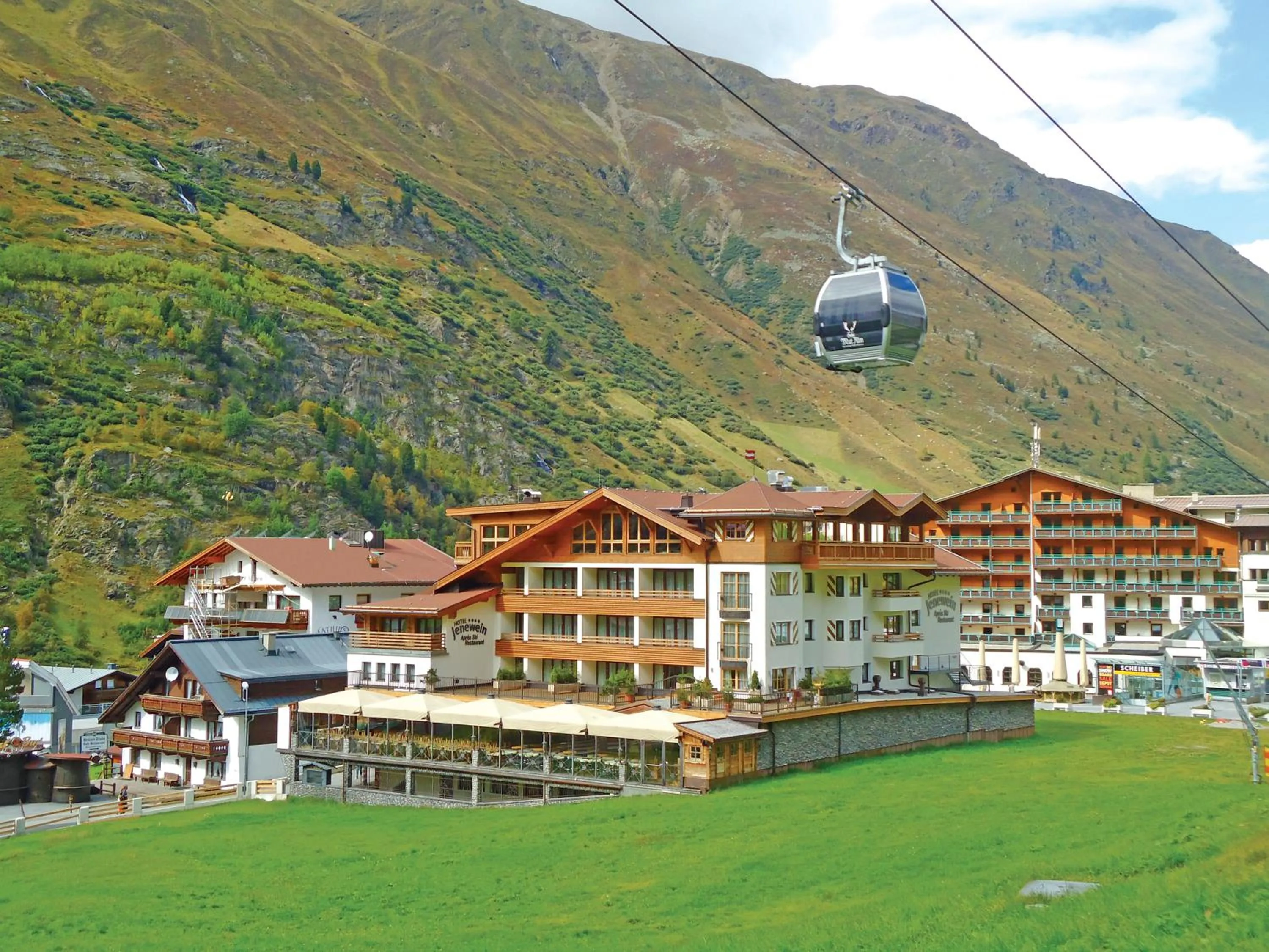 Facade/entrance in Hotel Jenewein