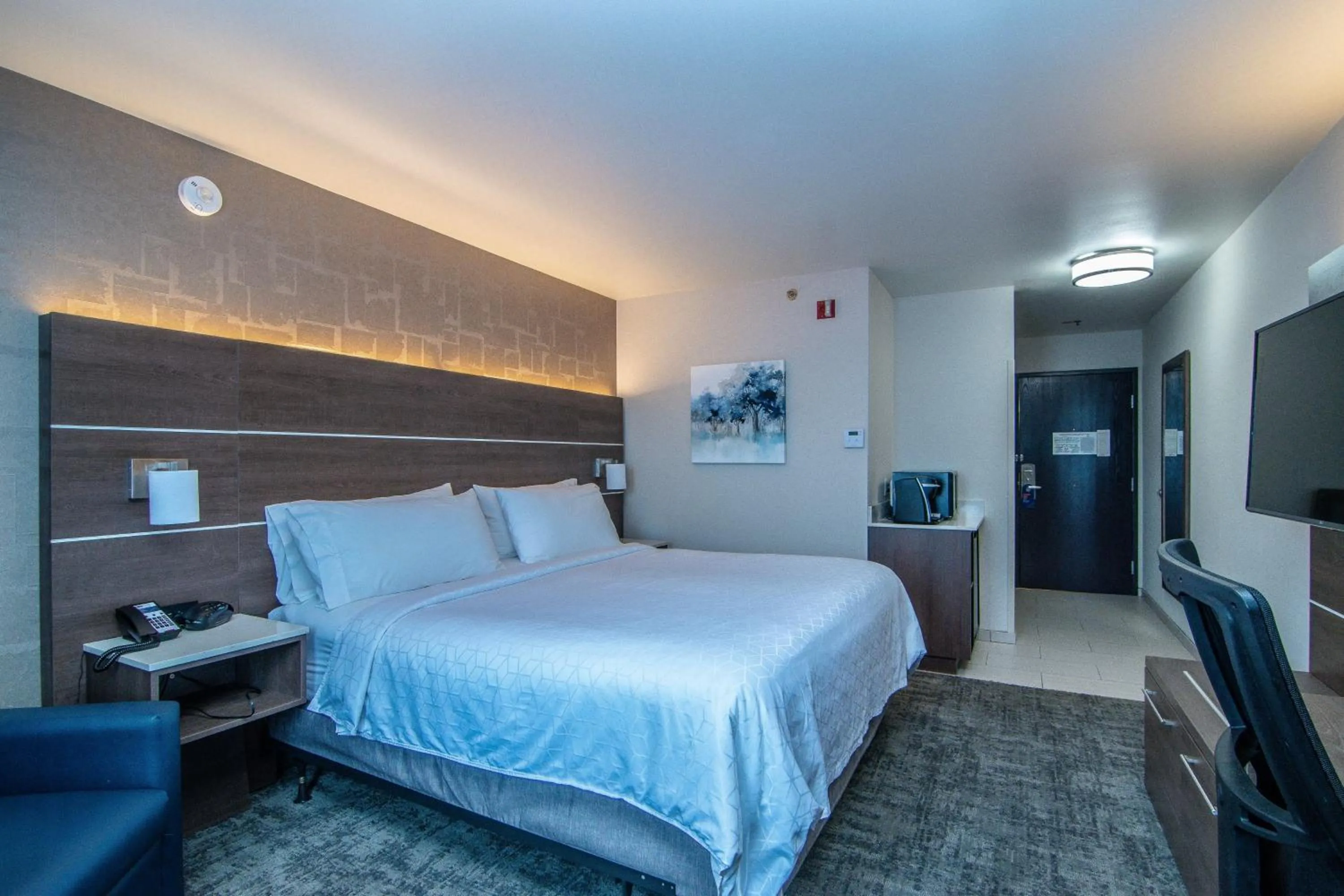 Photo of the whole room, Bed in Holiday Inn Express Spokane-Downtown by IHG