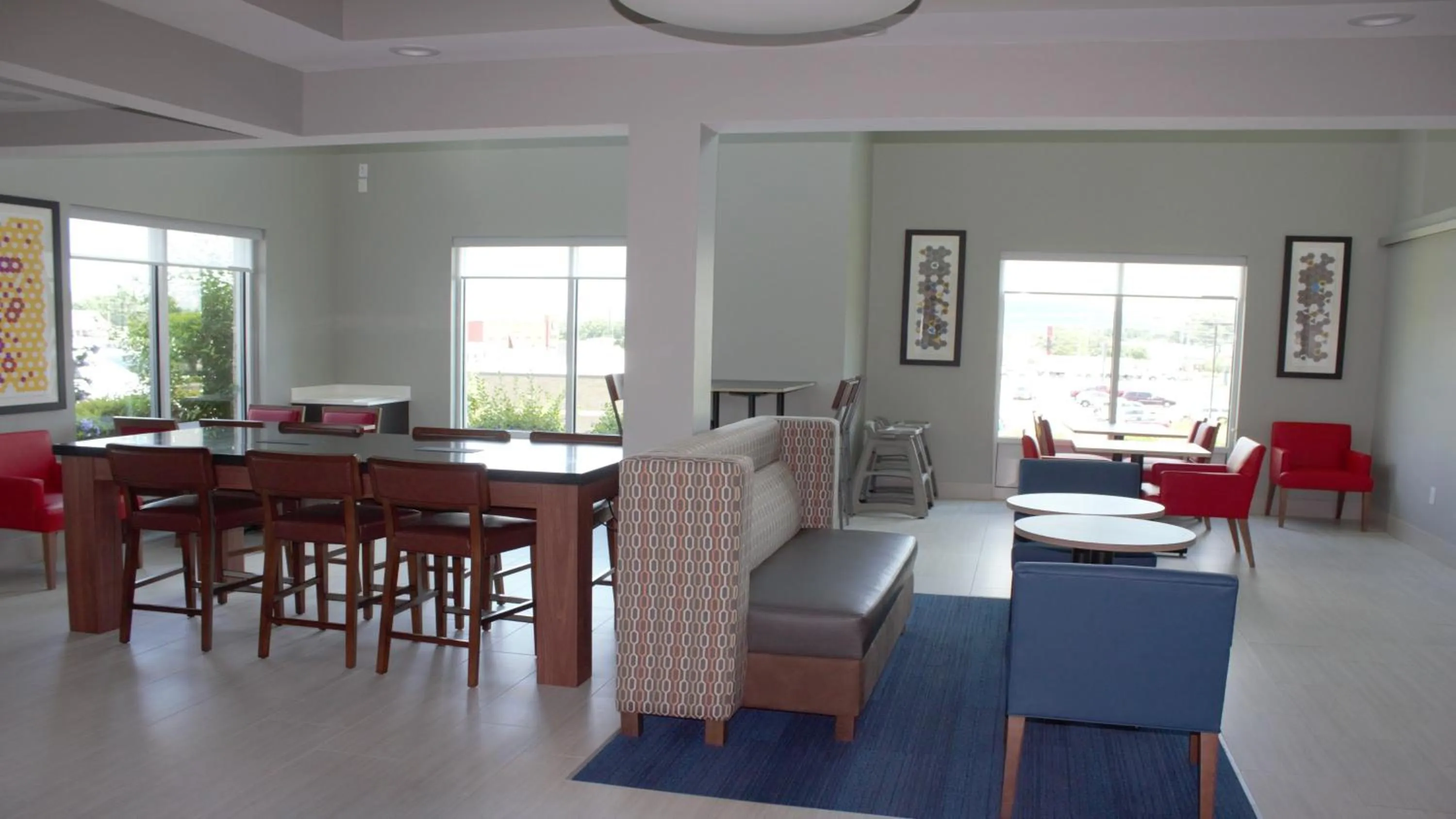 Breakfast in Holiday Inn Express Hotel & Suites Somerset Central by IHG