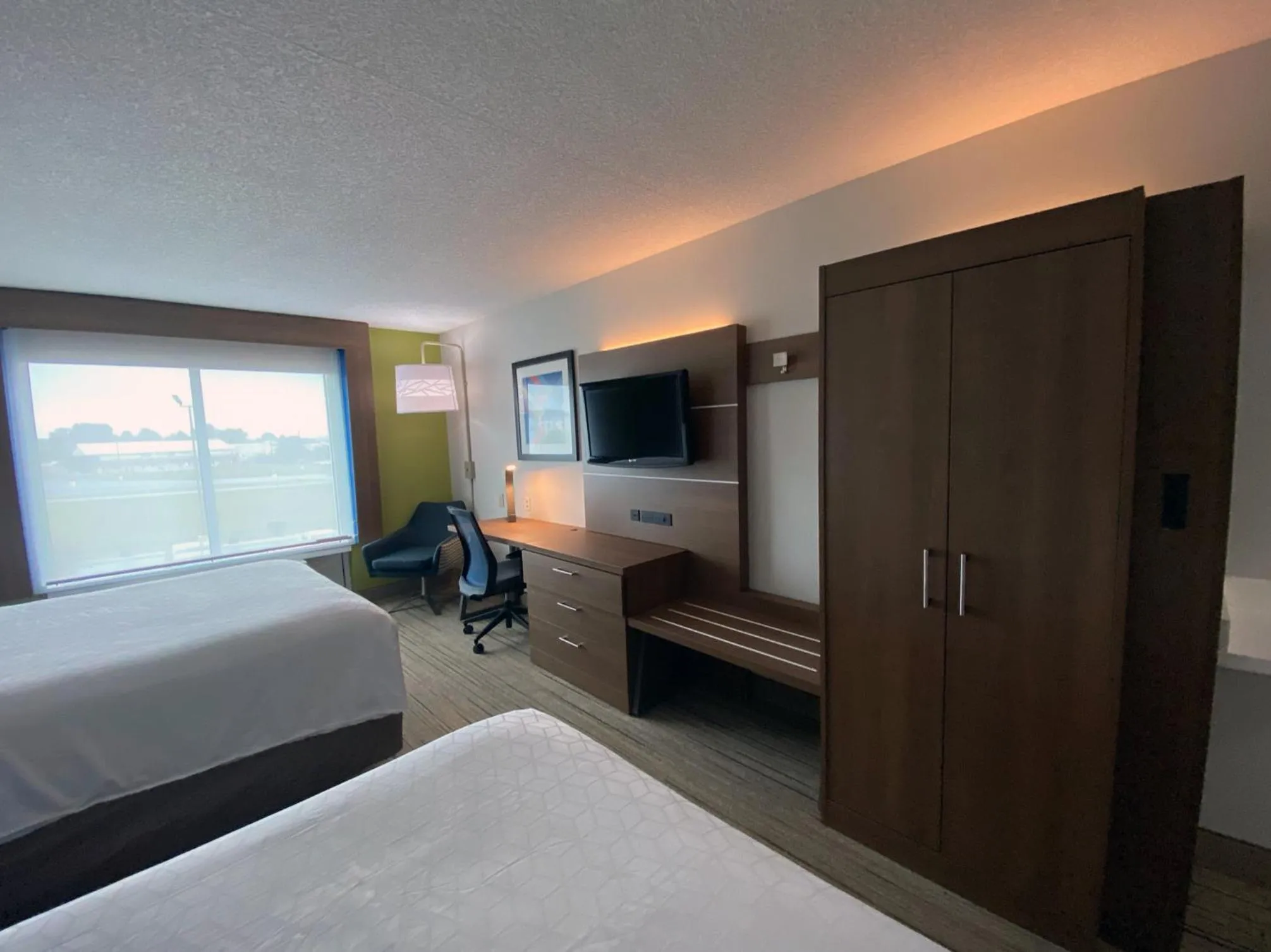 TV and multimedia, Bed in Holiday Inn Express Hotel & Suites Somerset Central by IHG