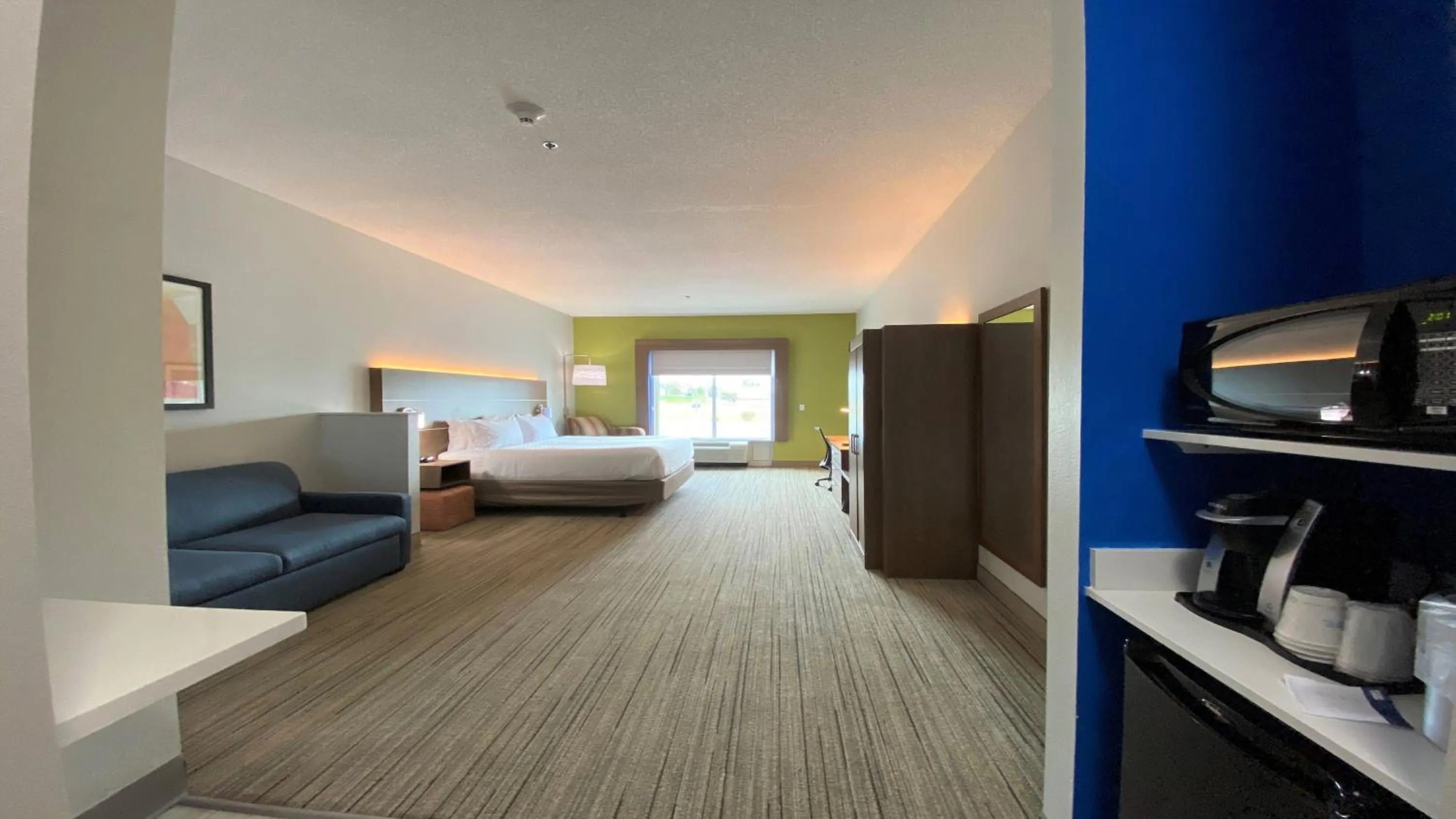 Photo of the whole room, Bed in Holiday Inn Express Hotel & Suites Somerset Central by IHG