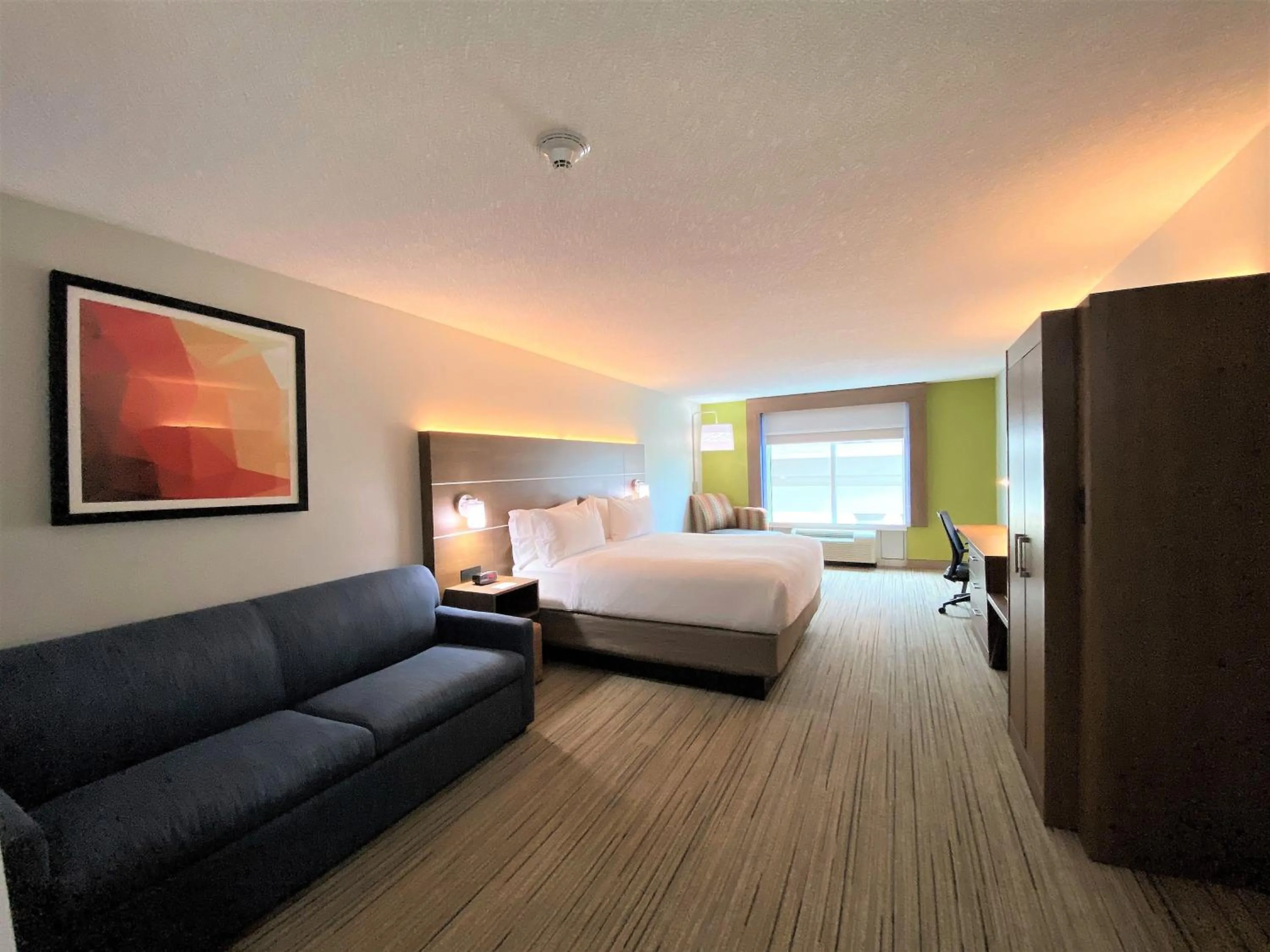 Photo of the whole room, Bed in Holiday Inn Express Hotel & Suites Somerset Central by IHG