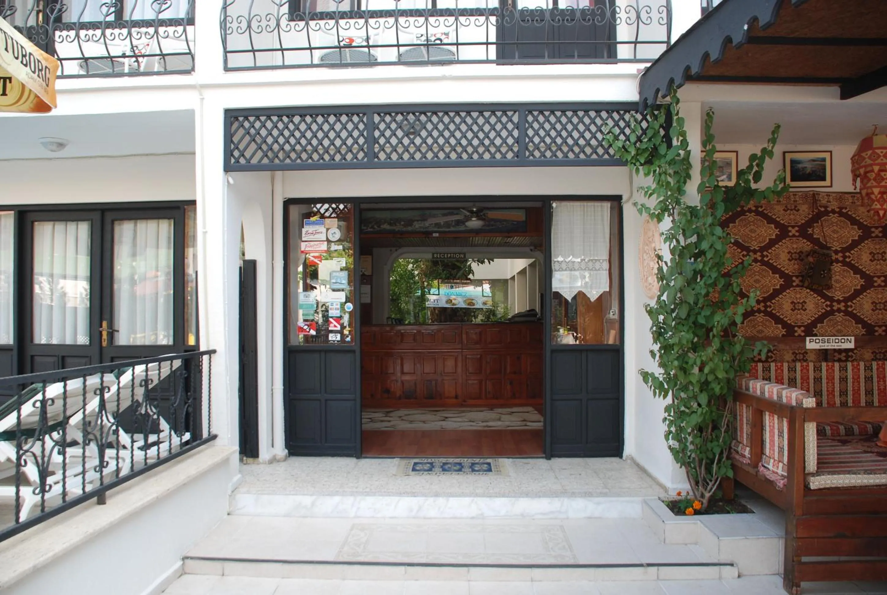 Facade/entrance in Hotel Dönmez