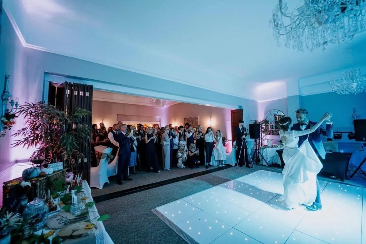 wedding in Dovecliff Hall Hotel