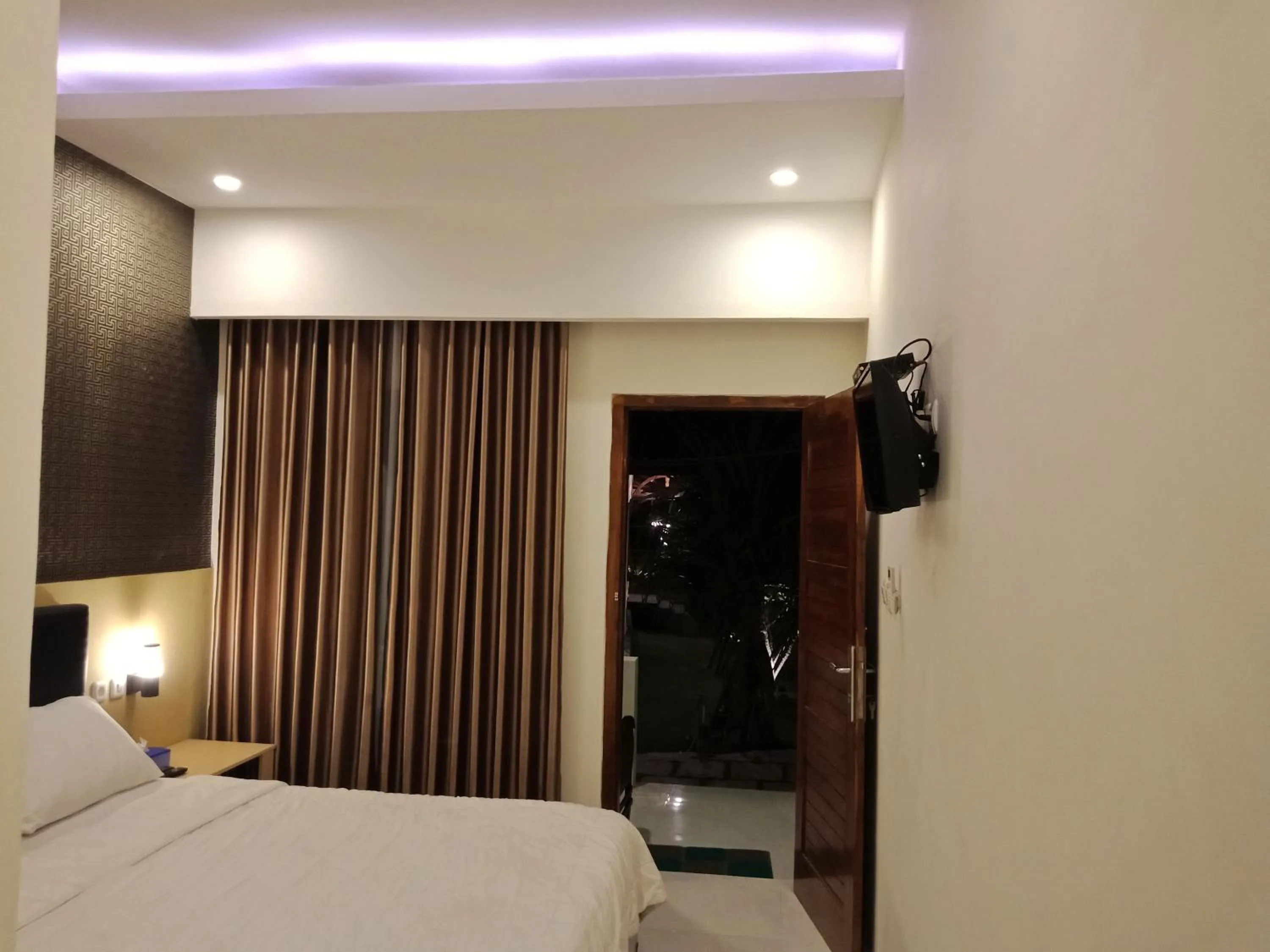 Bed in The Royal Joglo