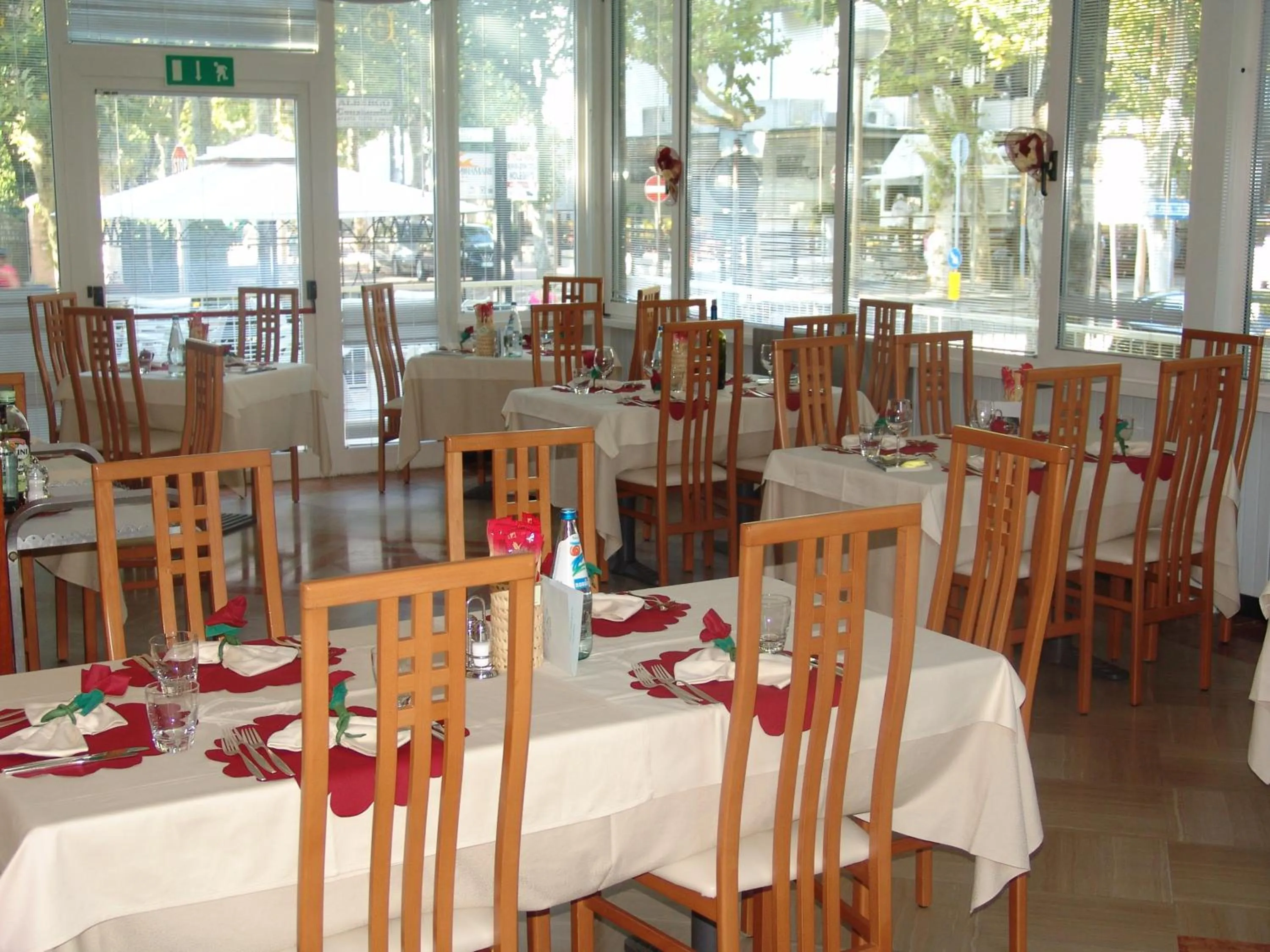 Restaurant/places to eat in Hotel Excelsior