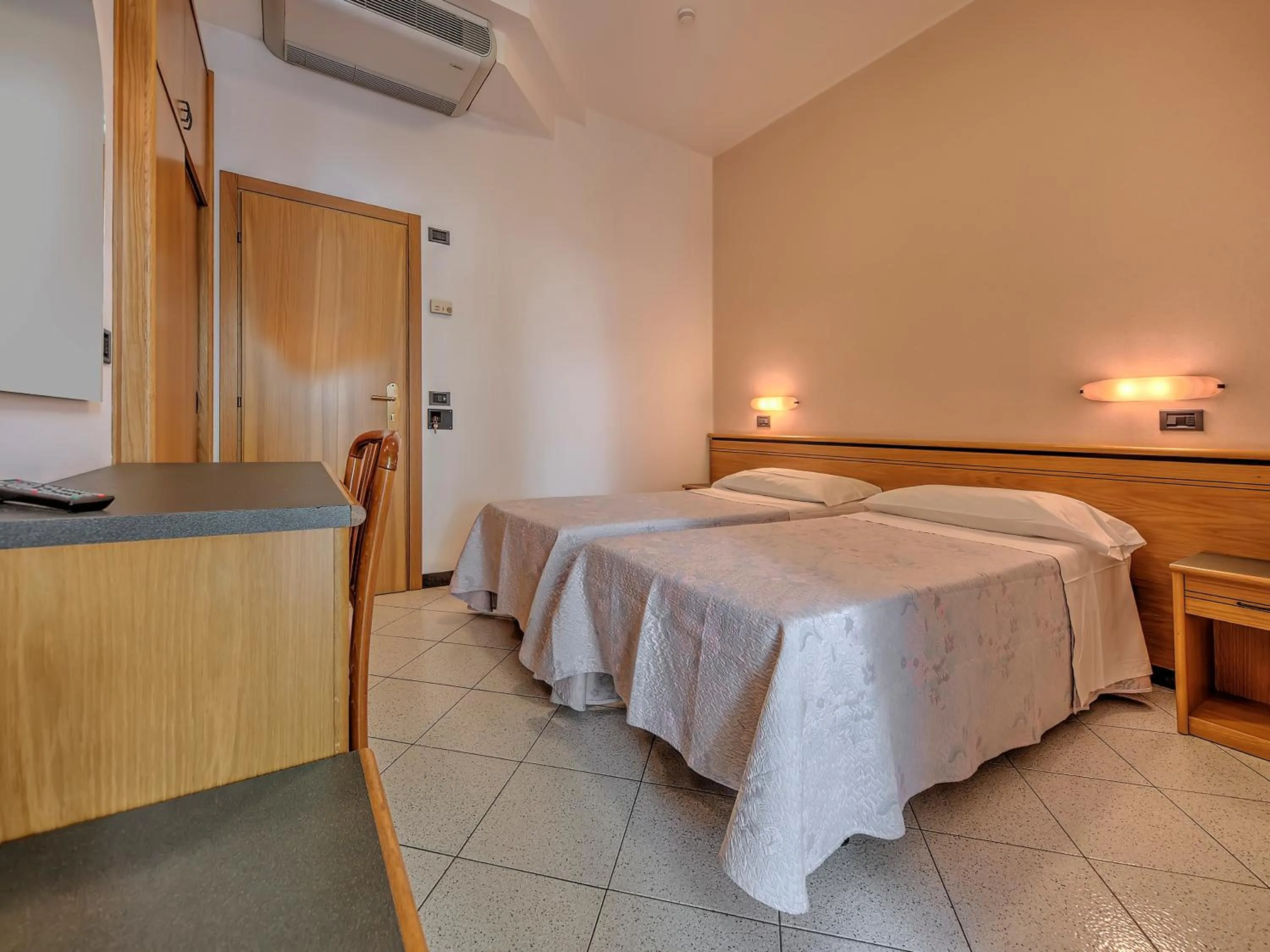 Bed in Hotel Excelsior