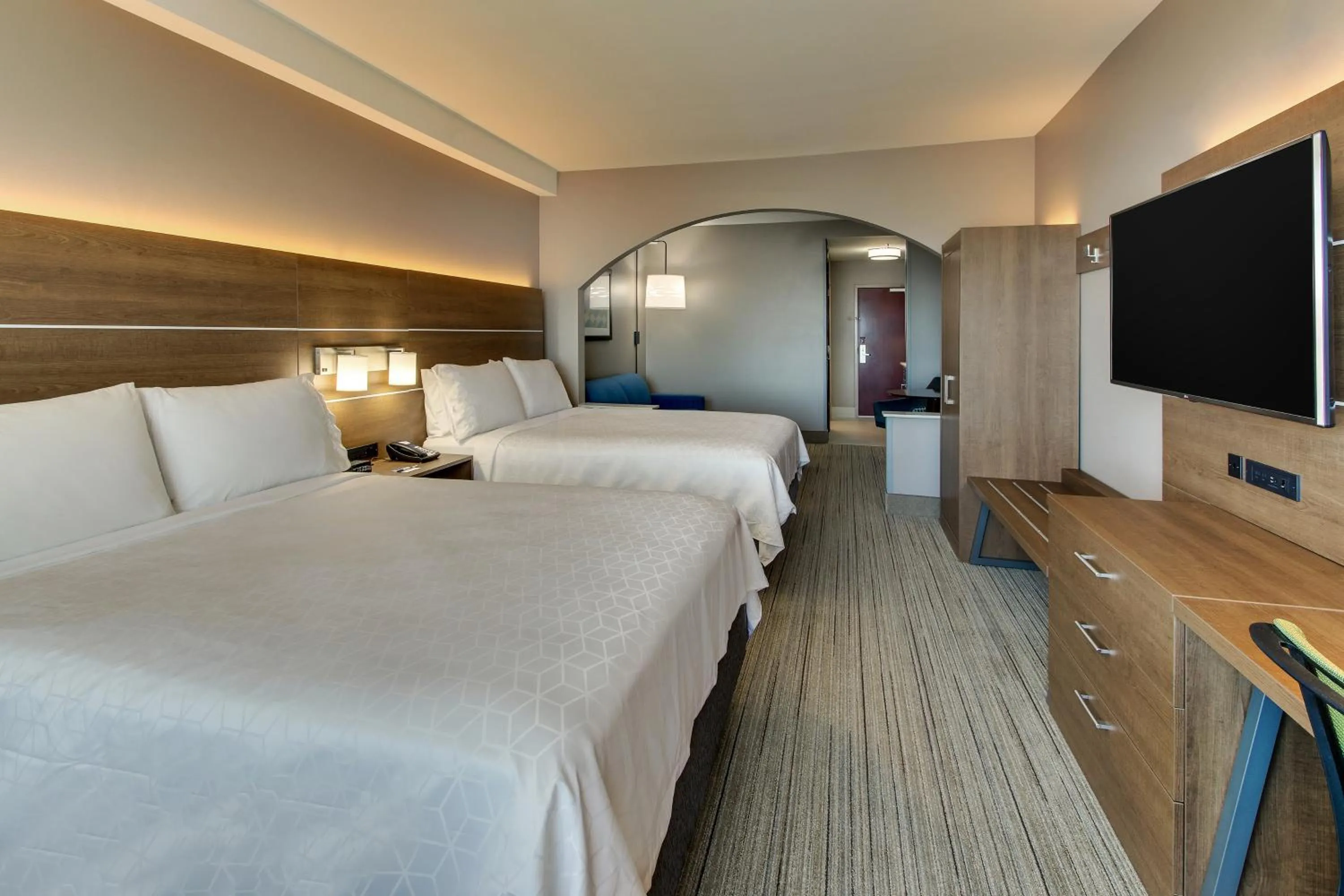 Bed in Holiday Inn Express & Suites Columbus - Ft Benning Maingate by IHG