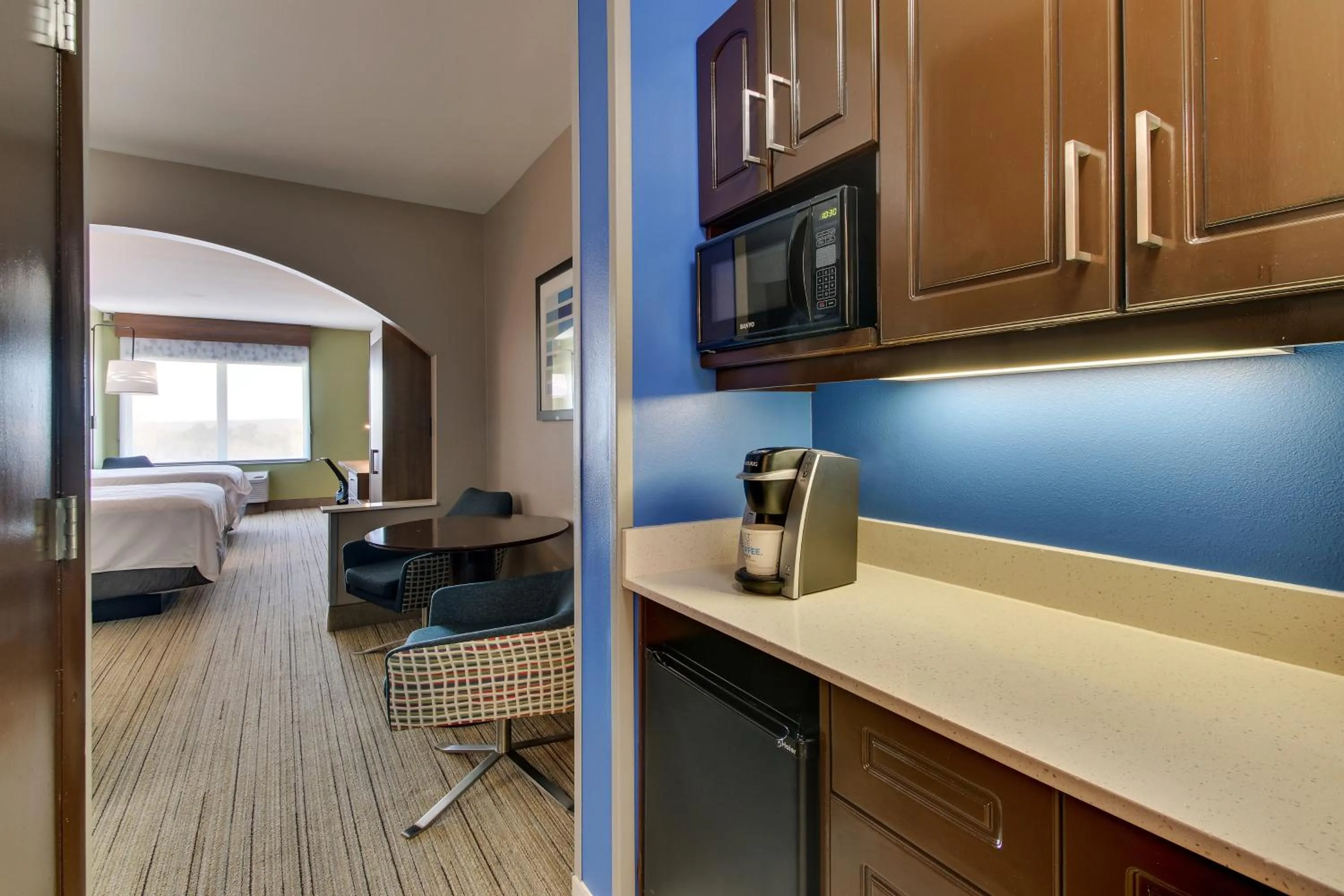 Coffee/tea facilities in Holiday Inn Express & Suites Columbus - Ft Benning Maingate by IHG