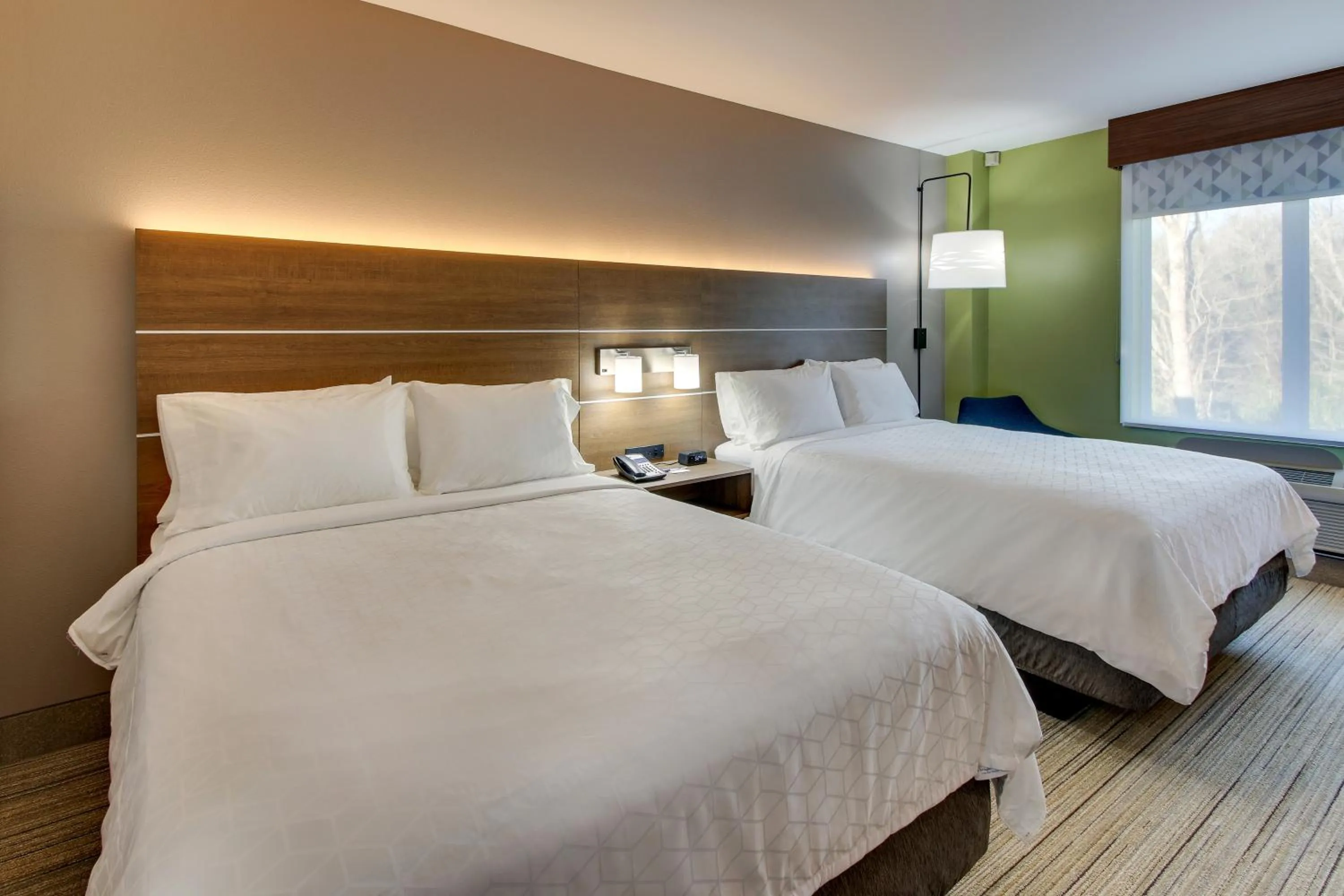 Bed in Holiday Inn Express & Suites Columbus - Ft Benning Maingate by IHG