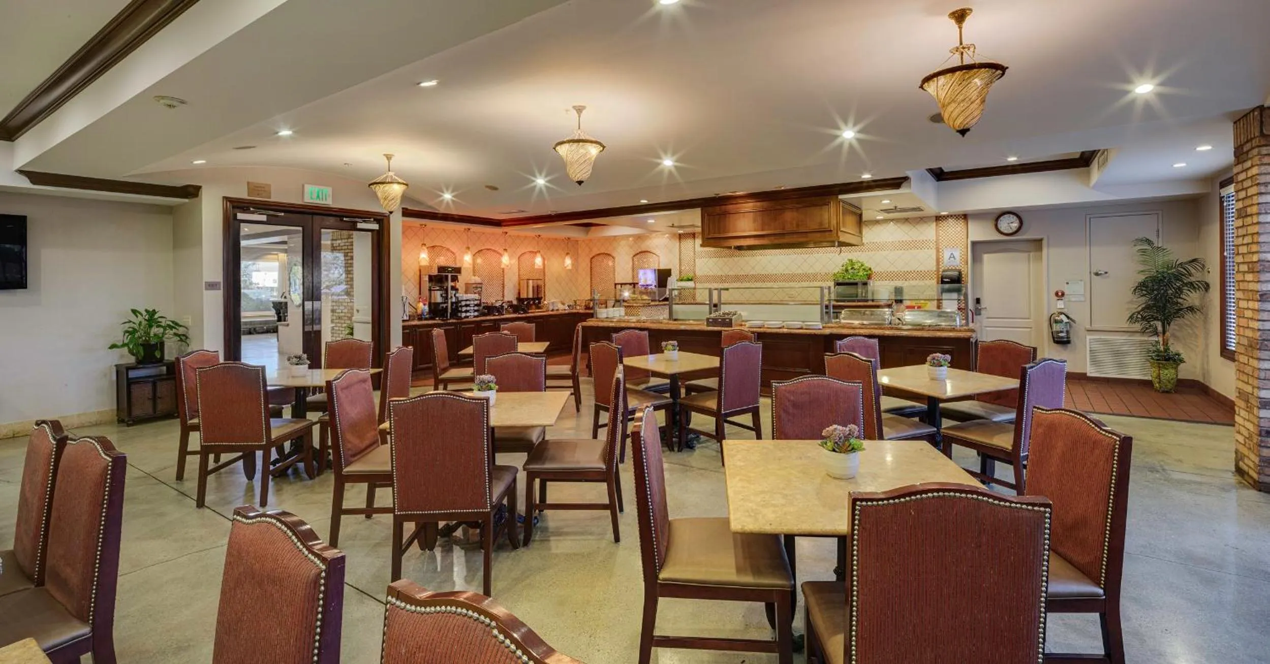 Dining area in Ayres Hotel Chino Hills Ontario