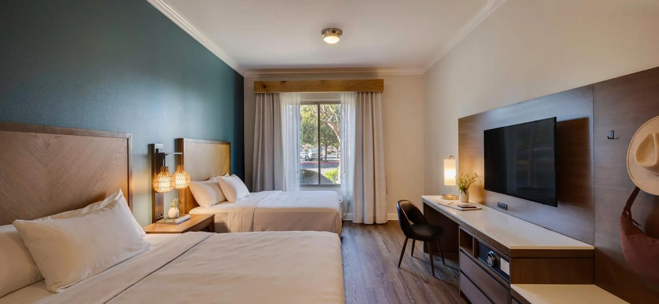 Photo of the whole room, Bed in Ayres Hotel Chino Hills Ontario