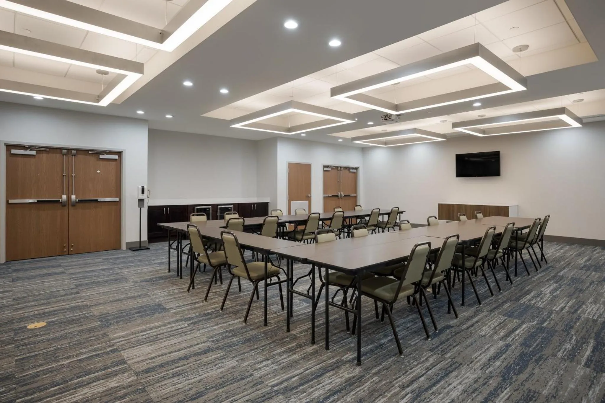 Meeting/conference room in Holiday Inn Express Hotel & Suites Perry by IHG