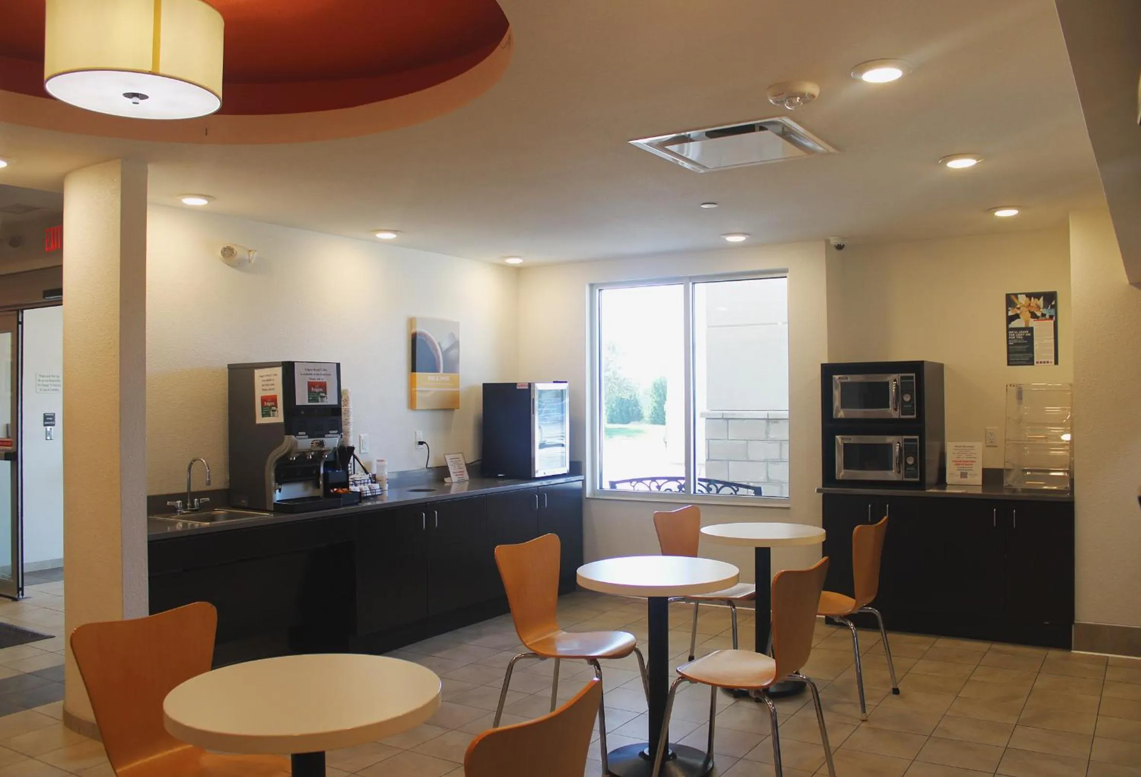 Breakfast in Motel 6-Mankato, MN