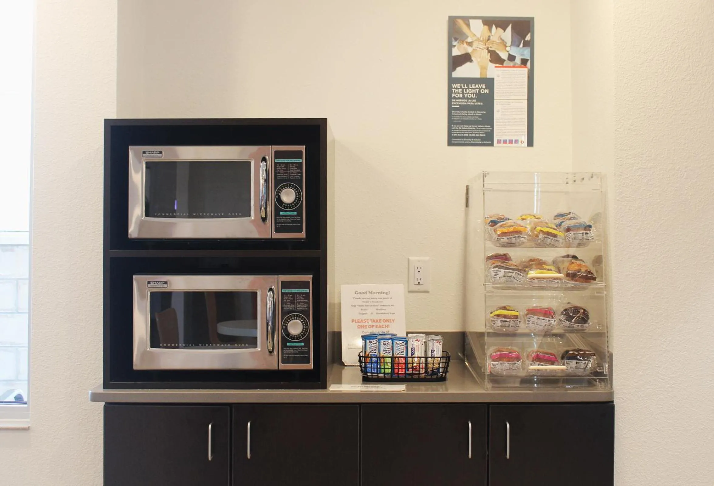 Breakfast in Motel 6-Mankato, MN