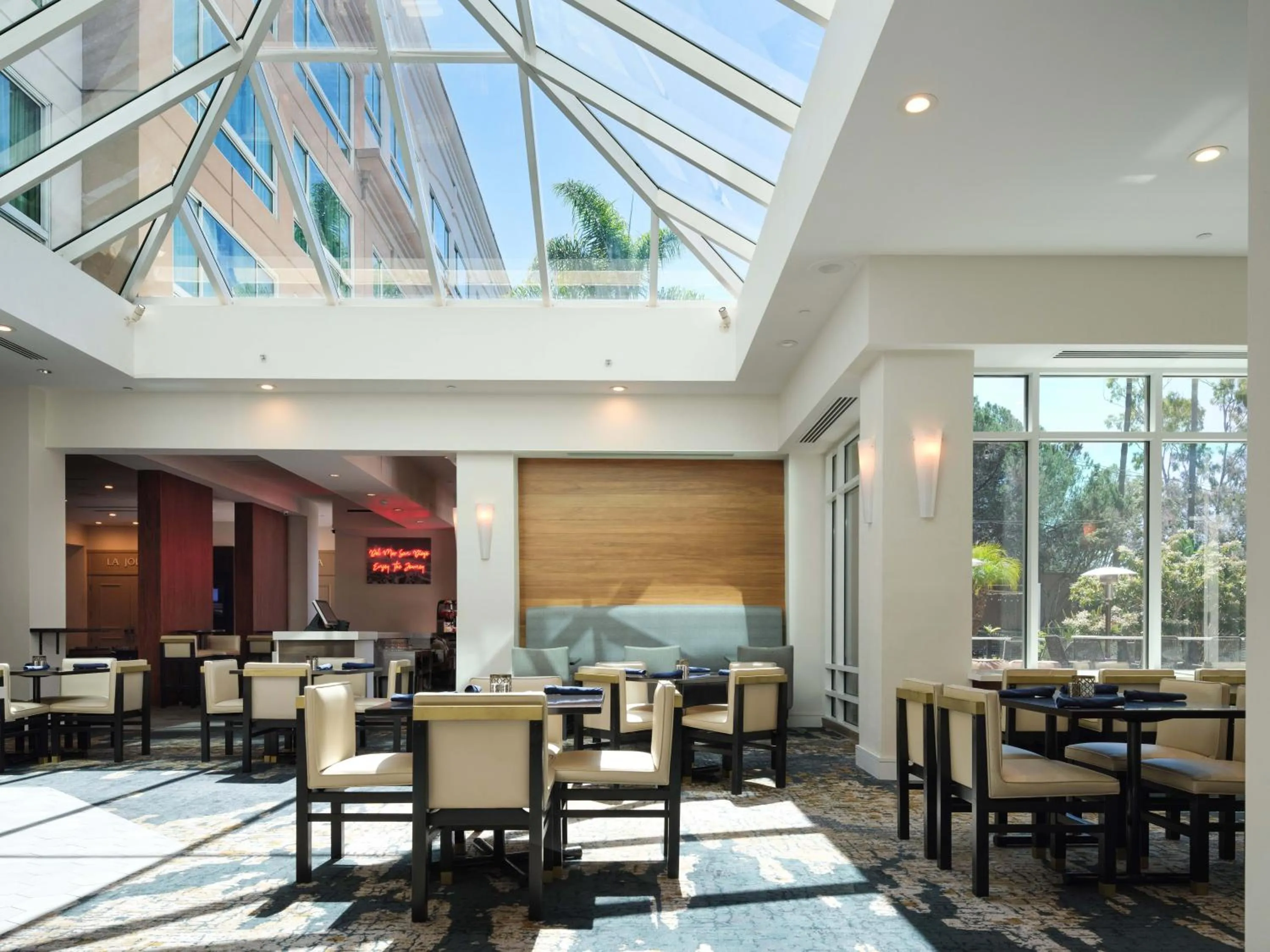 Restaurant/places to eat in DoubleTree by Hilton San Diego Del Mar
