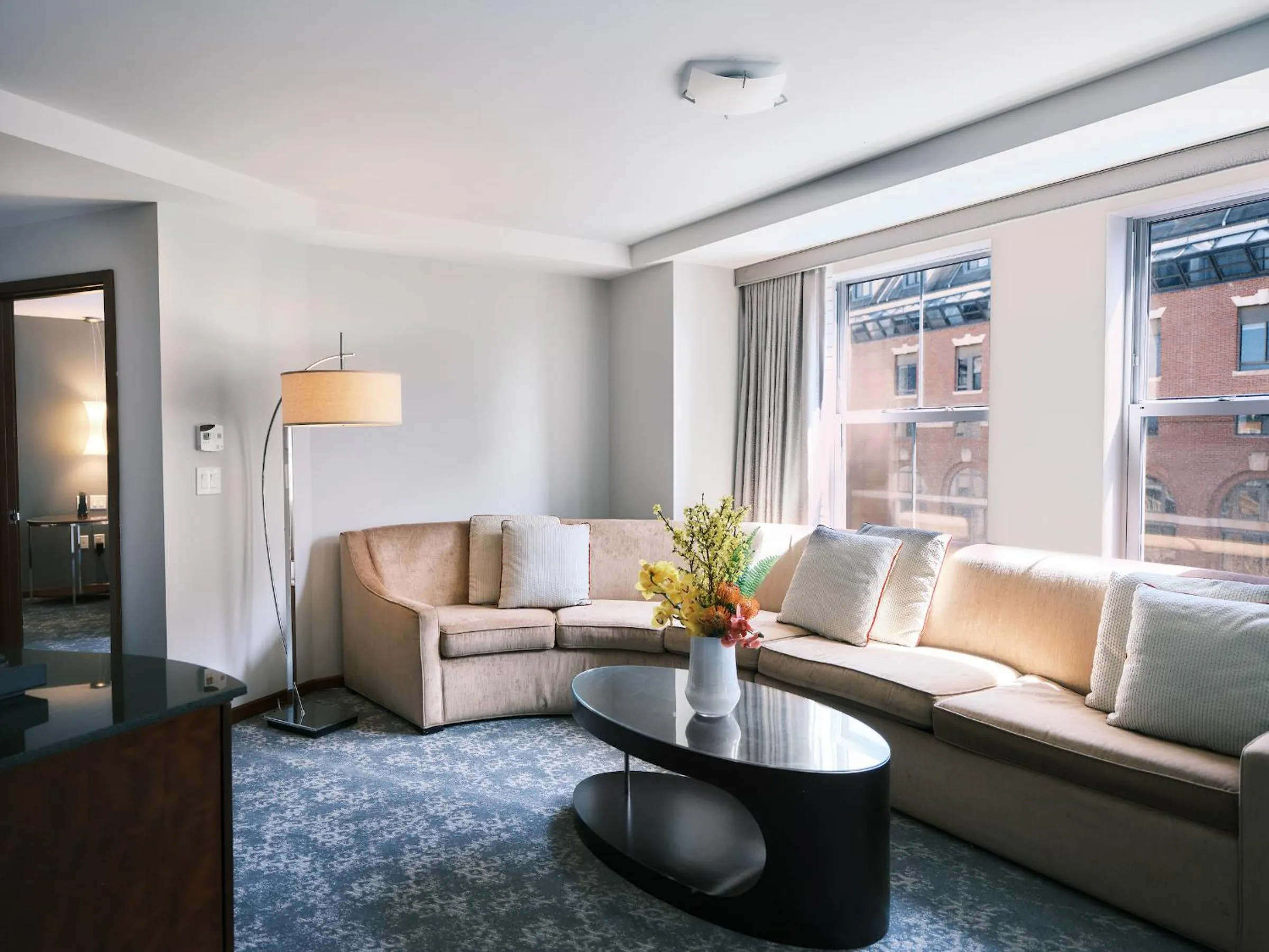 Living room in Battery Wharf Hotel, Boston Waterfront