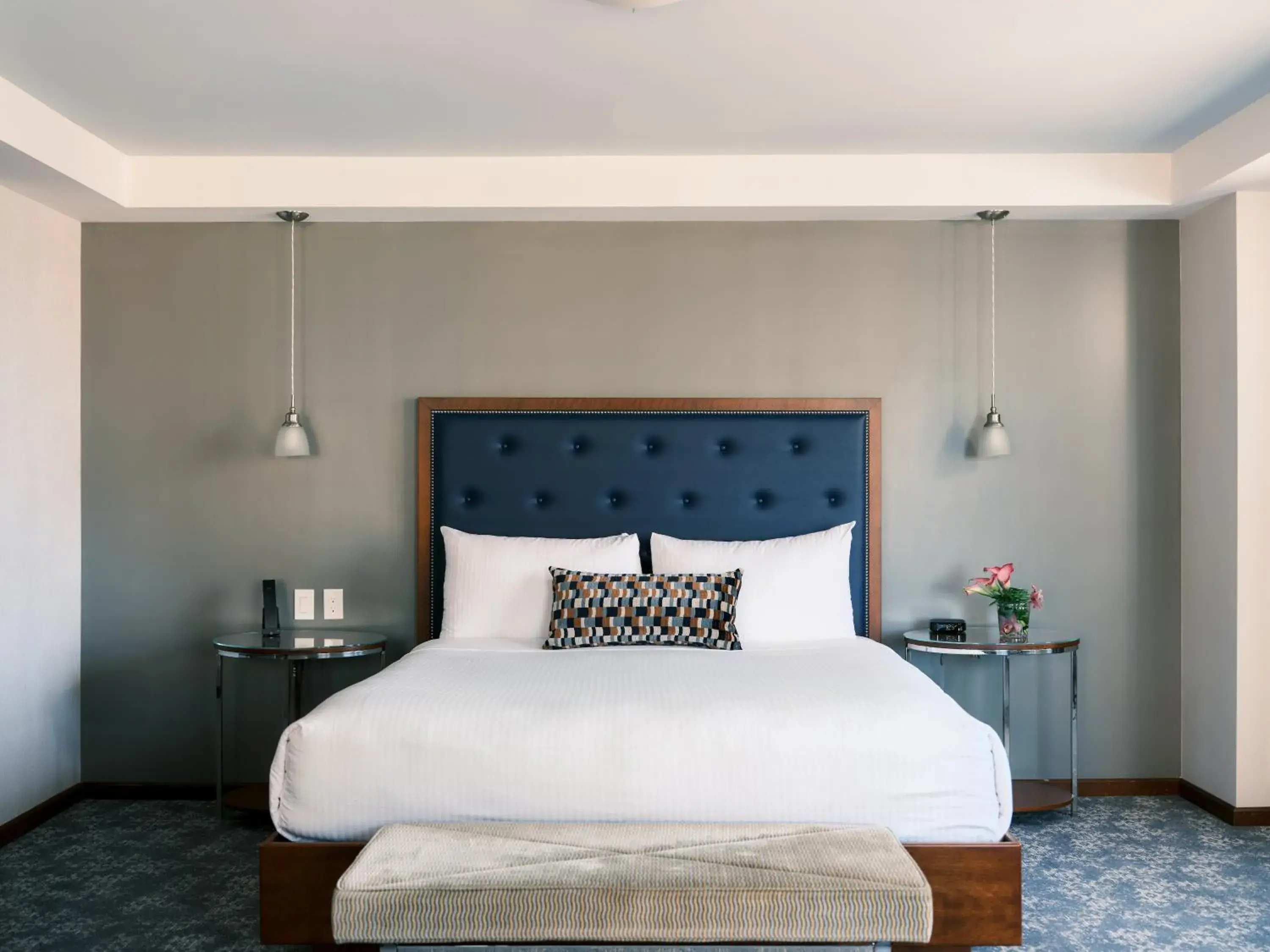 Deluxe King Room in Battery Wharf Hotel, Boston Waterfront Deluxe King Room in Battery Wharf Hotel, Boston Waterfront