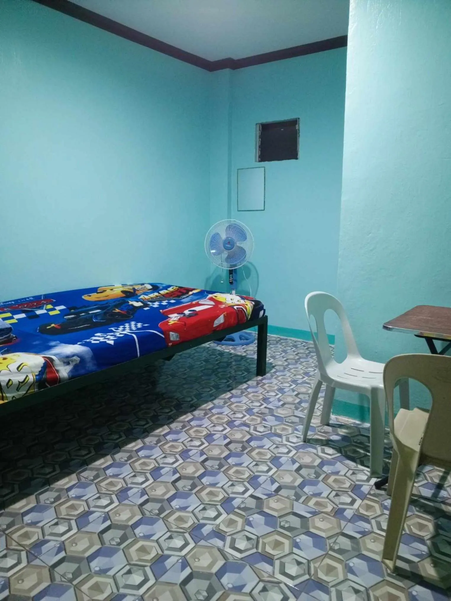 Bed in RMS Travellers Inn