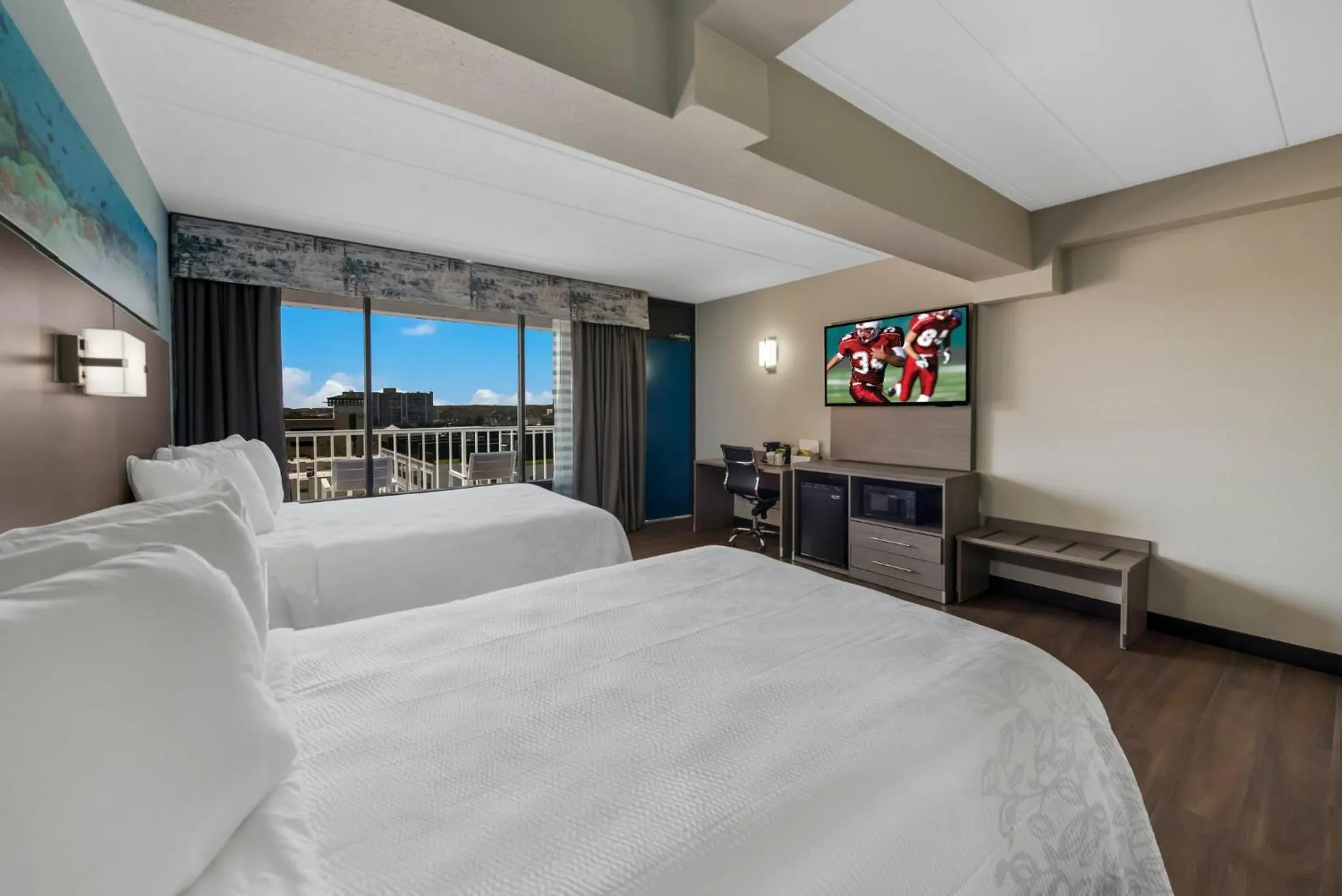 Photo of the whole room, Bed in Red Roof PLUS & Suites Virginia Beach - Seaside