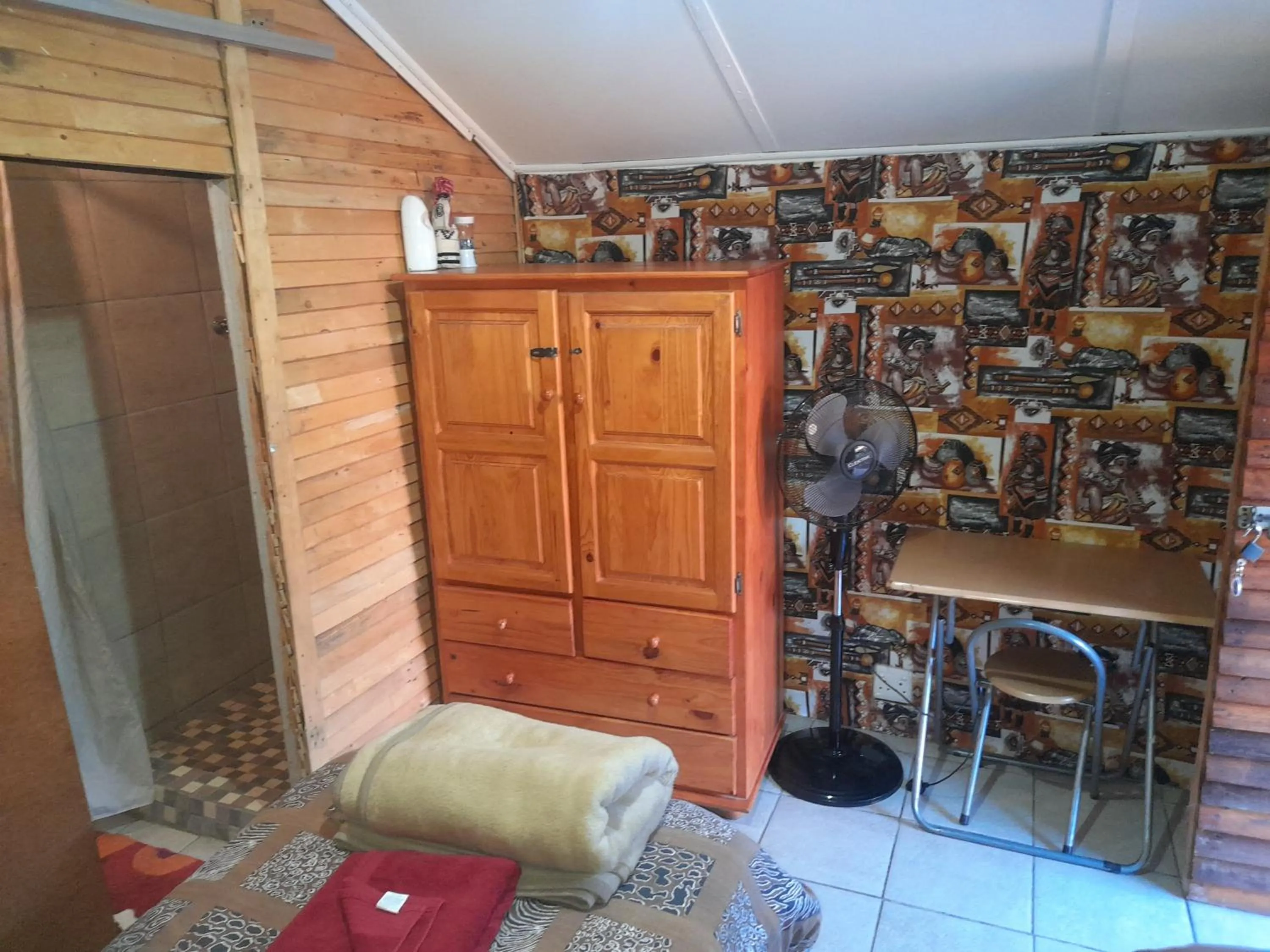 1322 Backpackers International