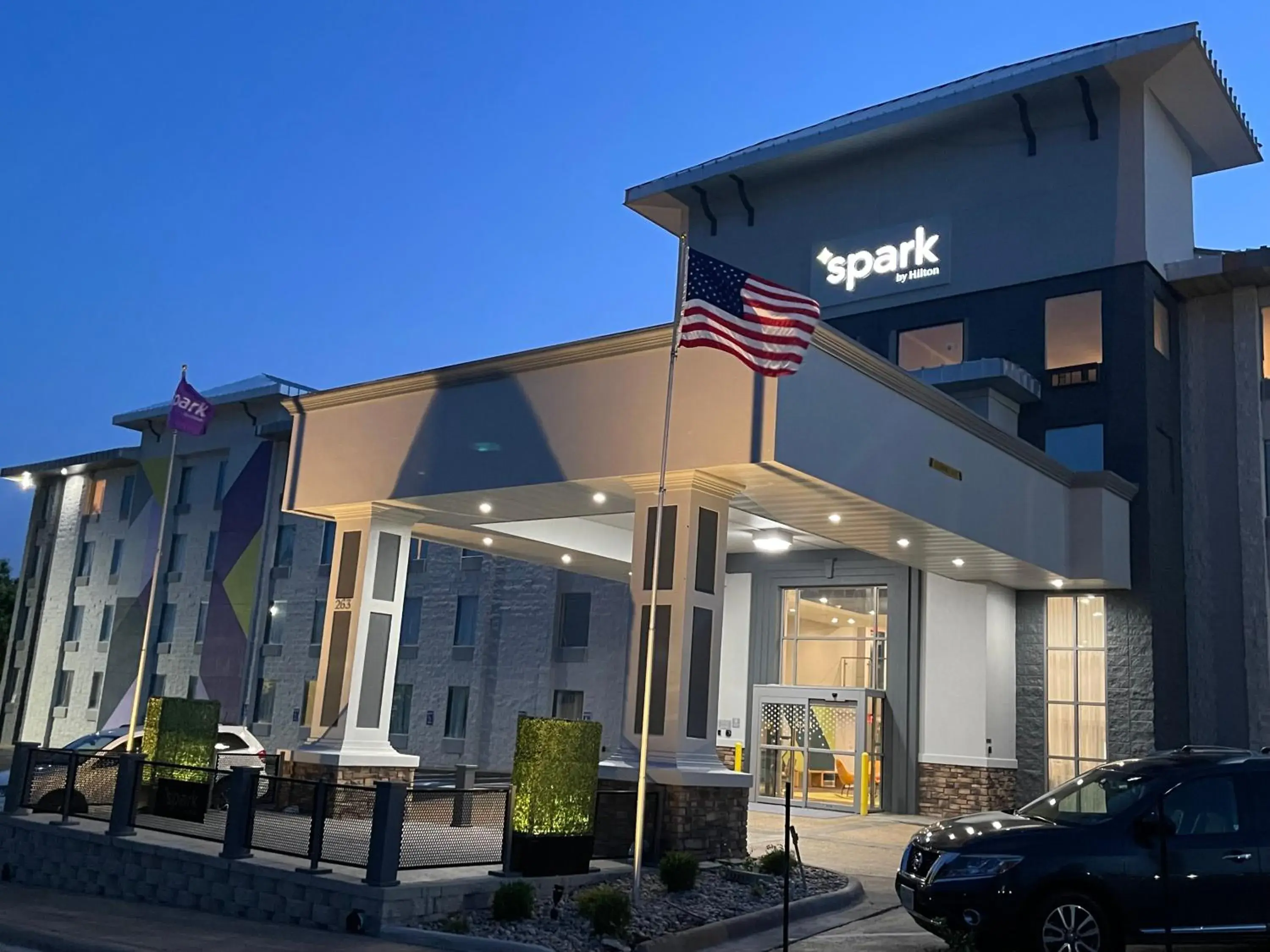 Property Building in Barrington Hotel & Suites Property Building in Barrington Hotel & Suites