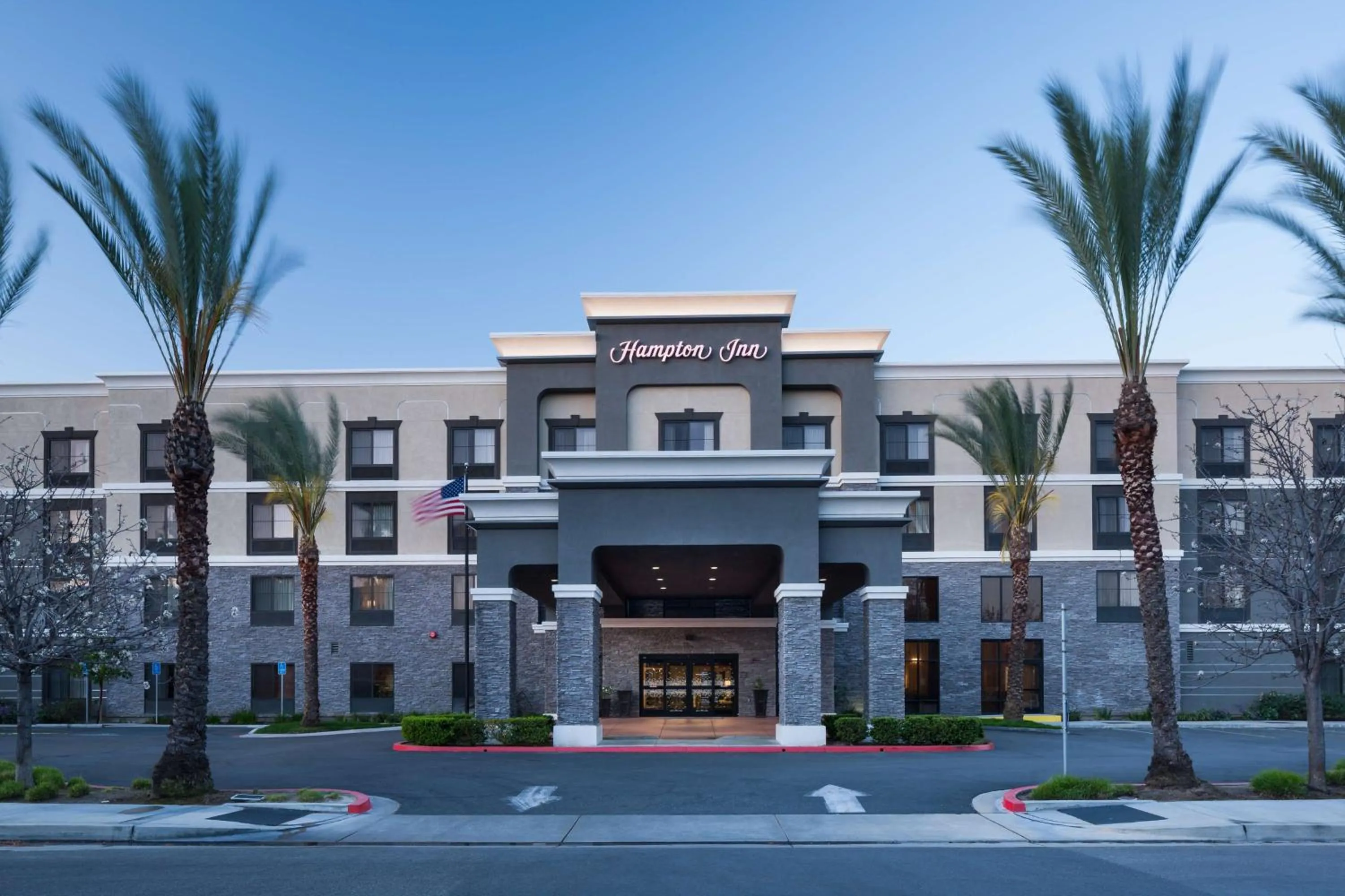 Property building in Hampton Inn Los Angeles Orange County Cypress