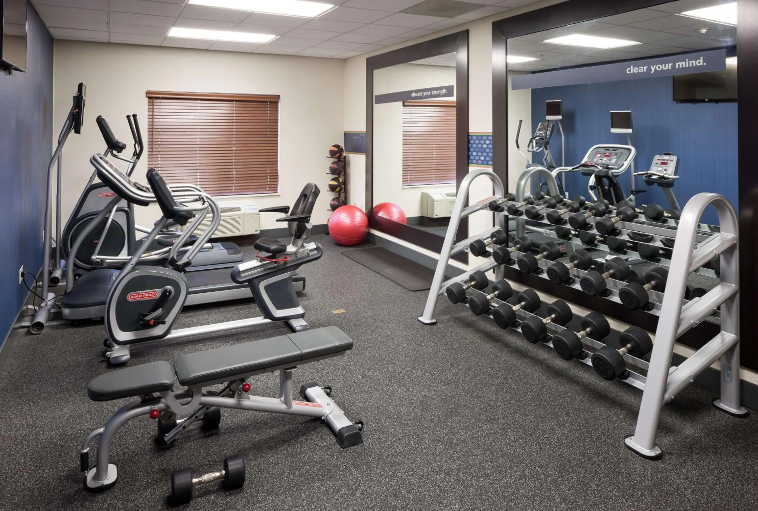 Fitness centre/facilities in Hampton Inn Los Angeles Orange County Cypress