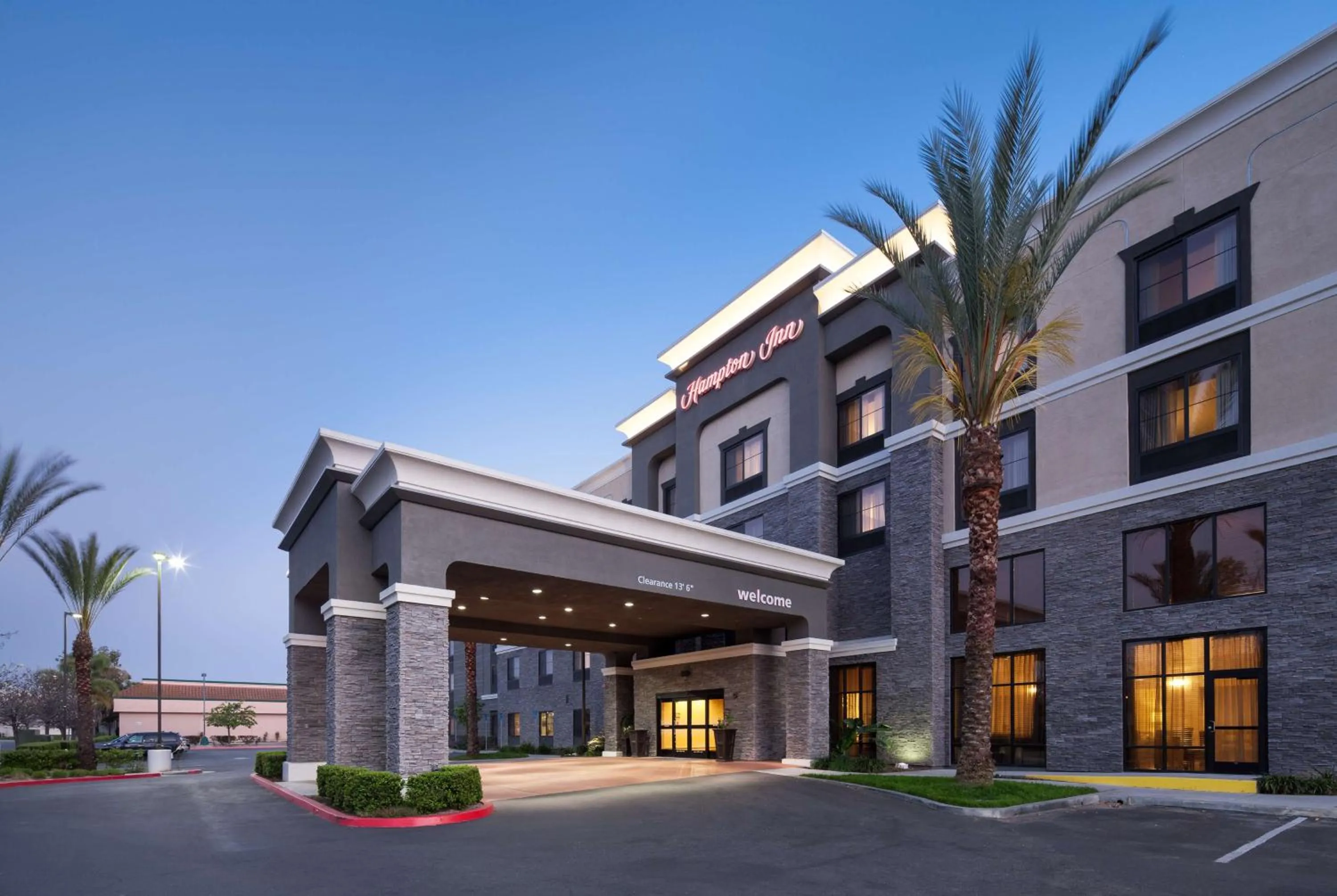 Property building in Hampton Inn Los Angeles Orange County Cypress